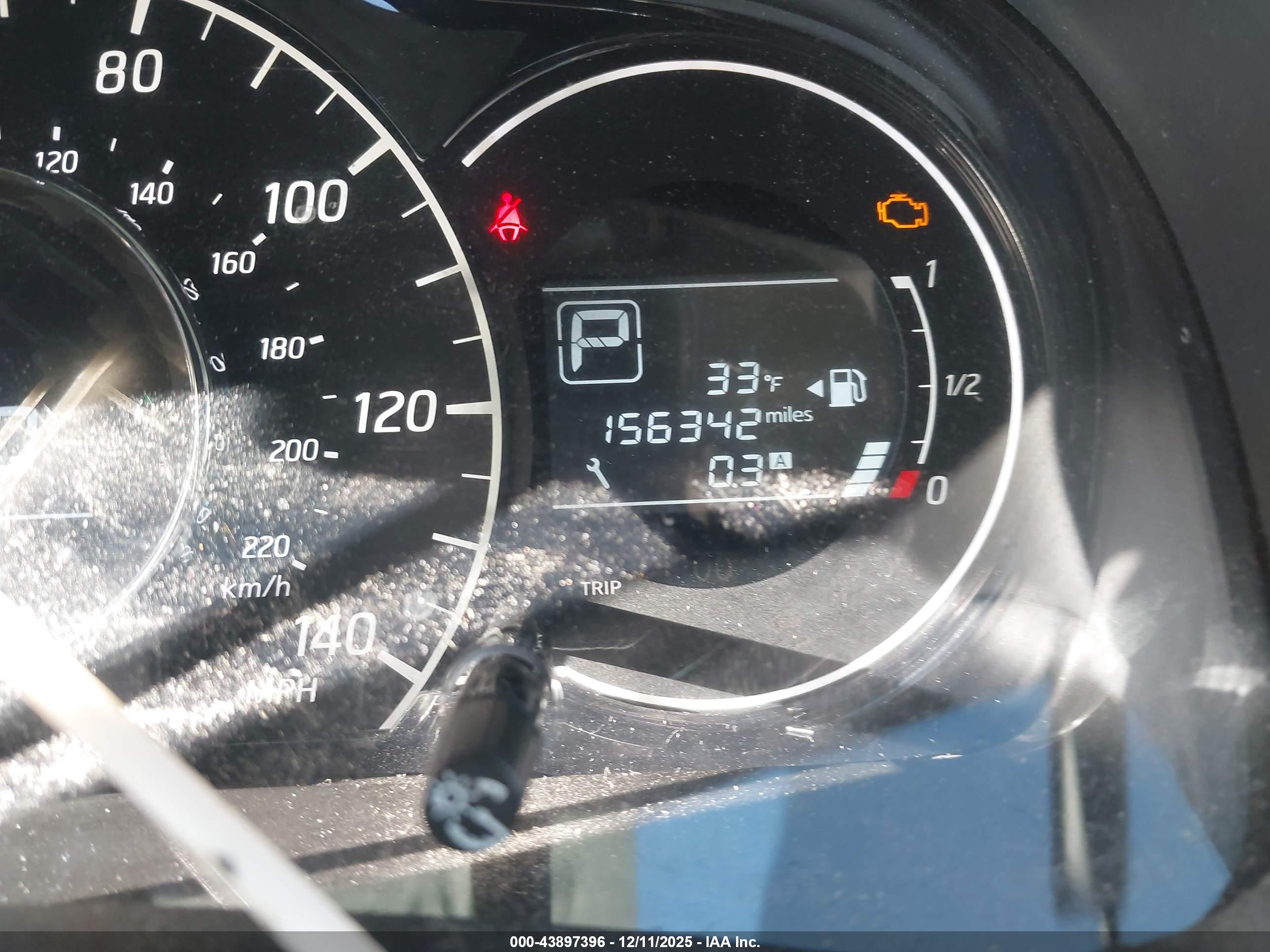 NISSAN VERSA image 7