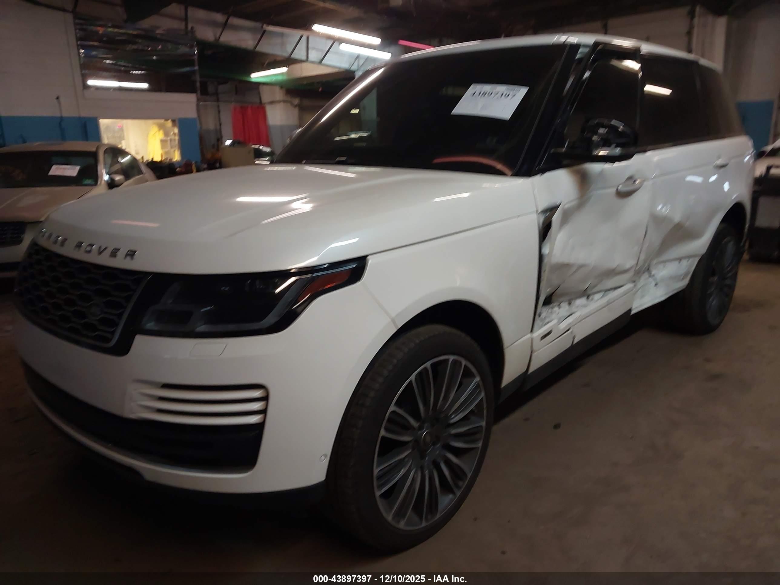 LAND ROVER image 2
