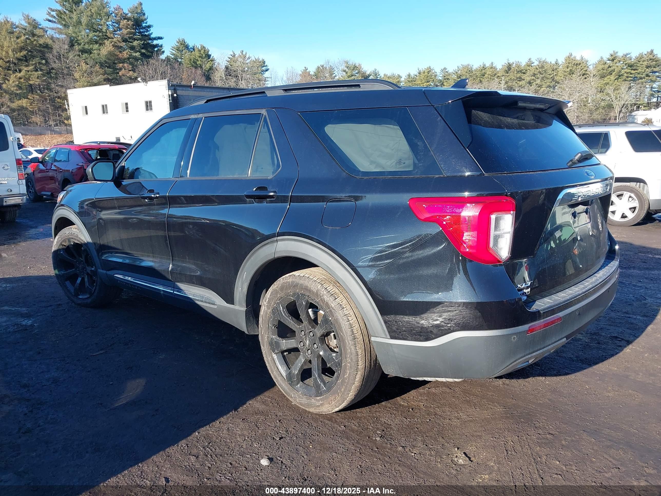 FORD EXPLORER image 3