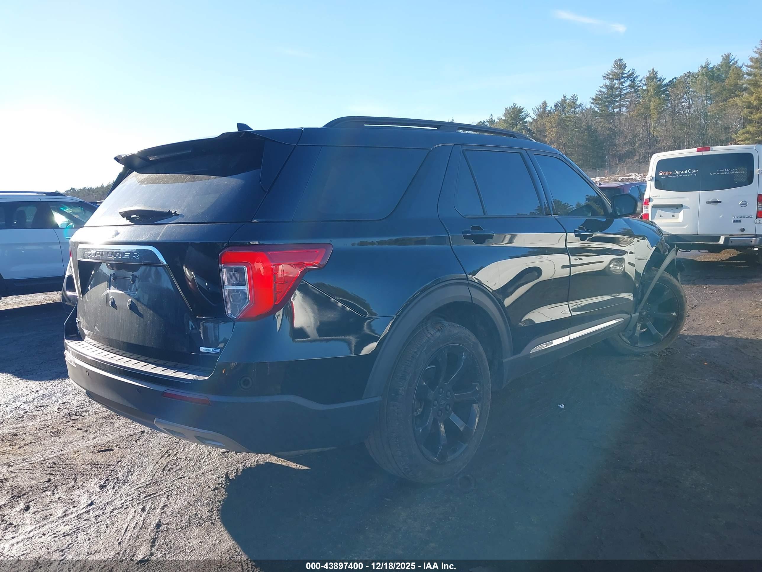 FORD EXPLORER image 4