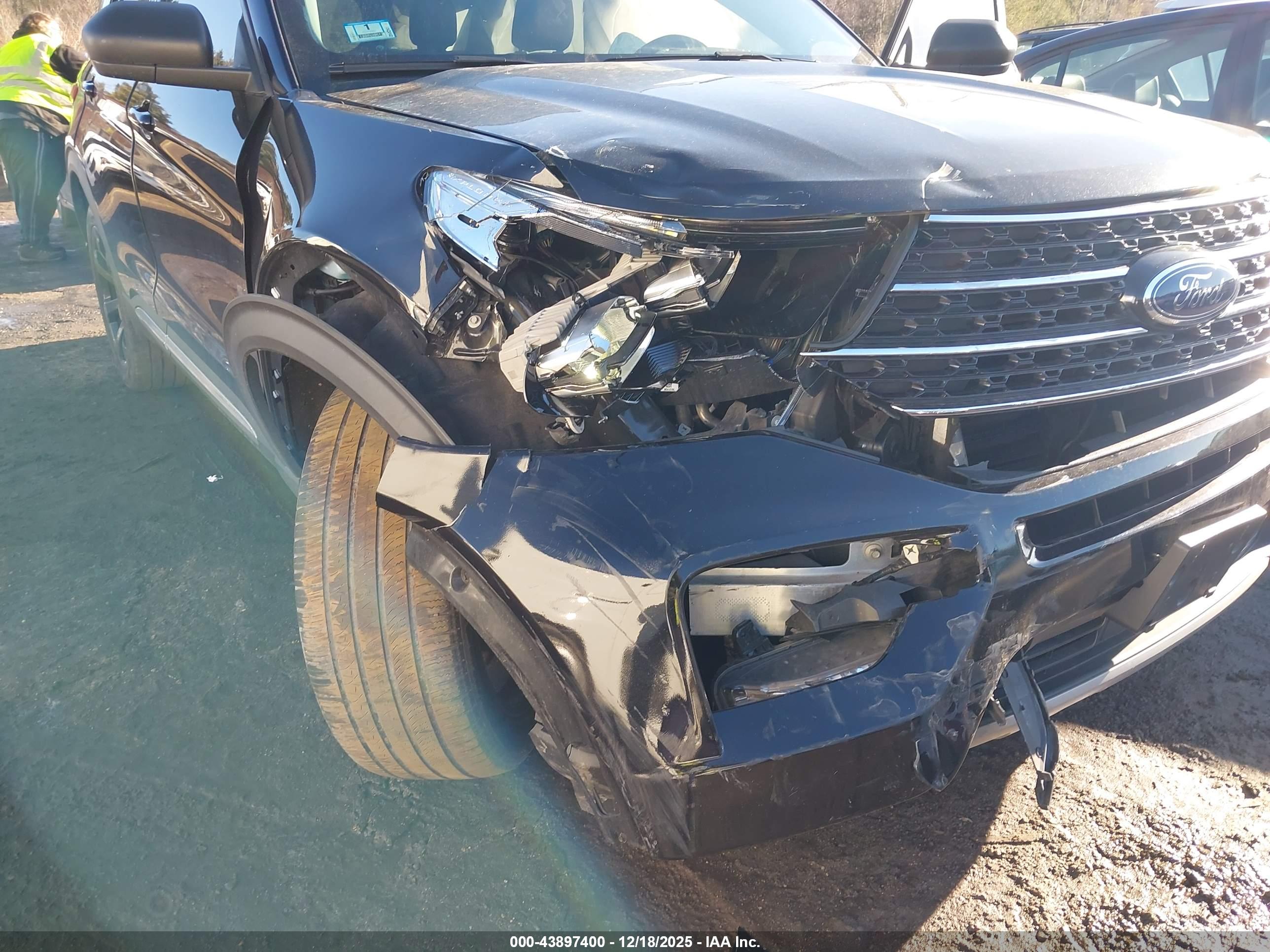 FORD EXPLORER image 6