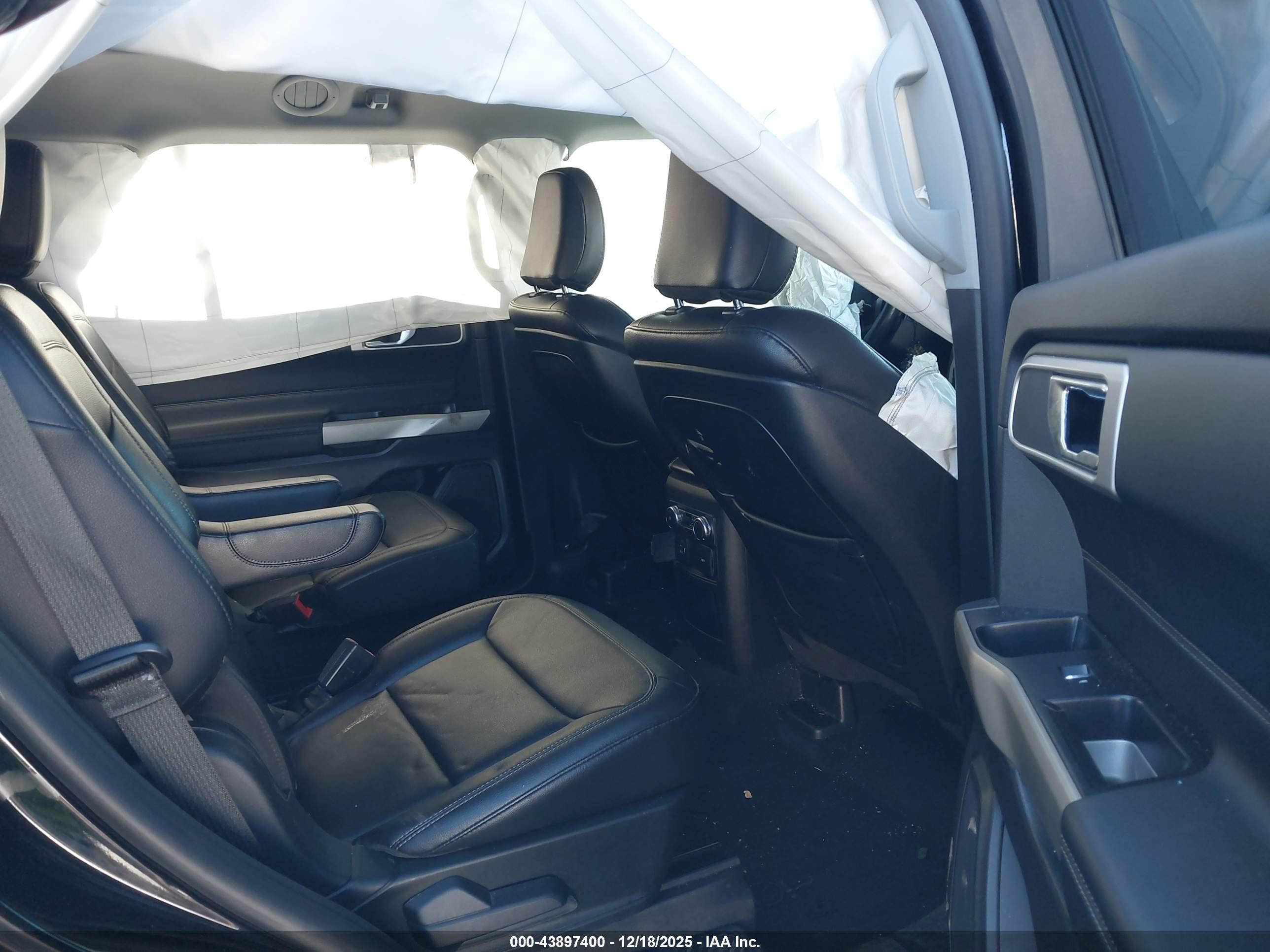 FORD EXPLORER image 8