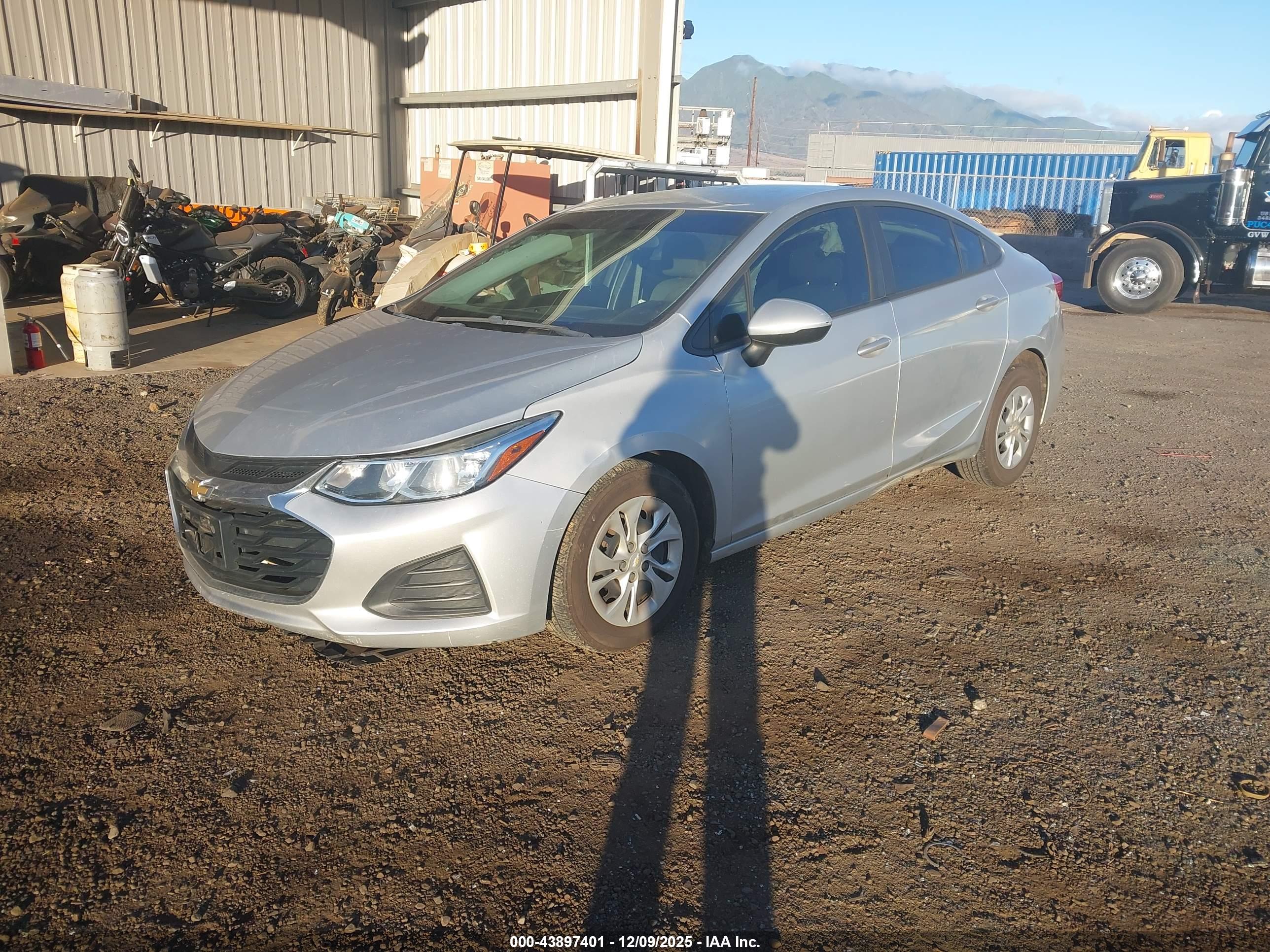 CHEVROLET CRUZE image 2