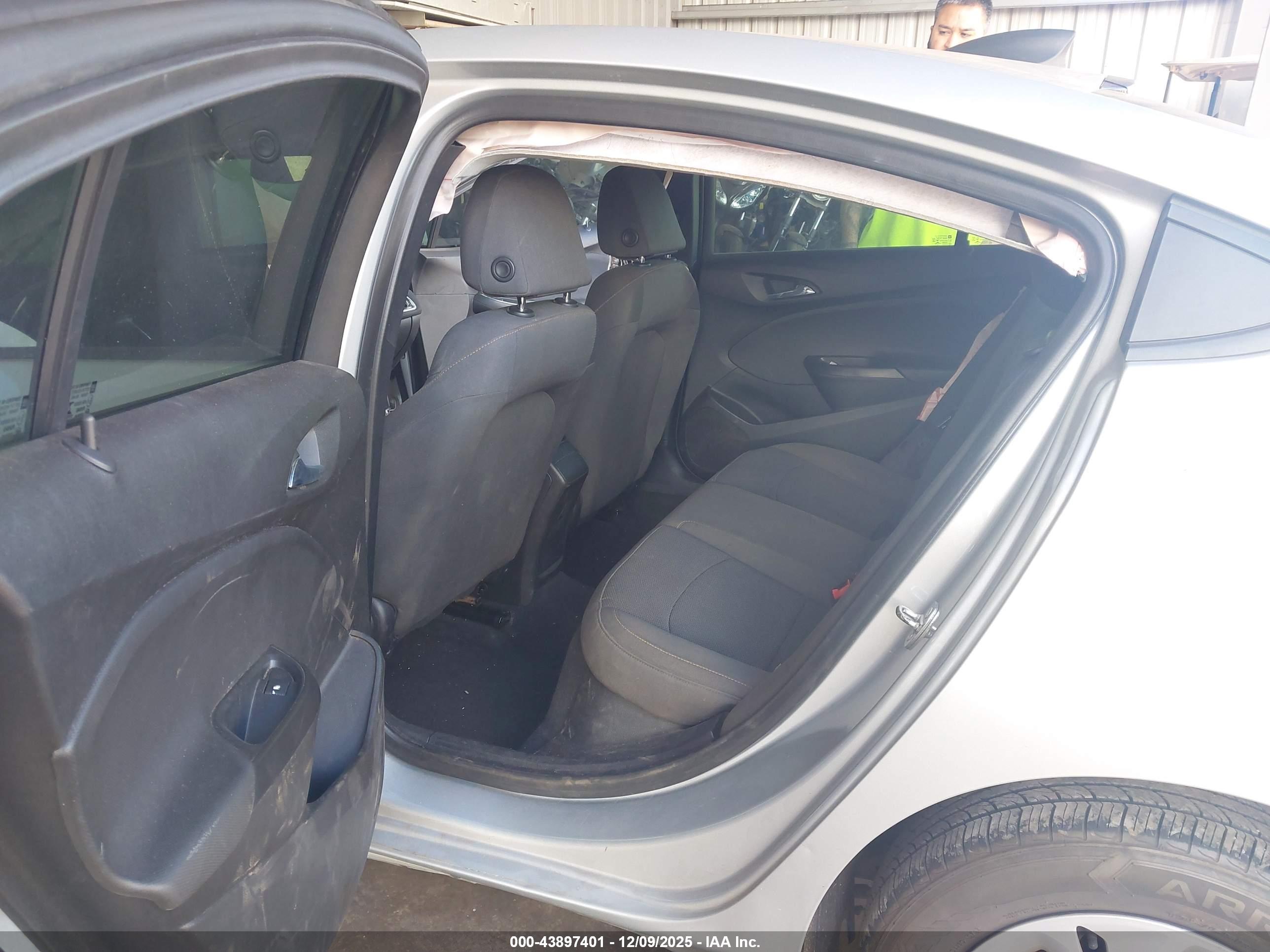 CHEVROLET CRUZE image 8