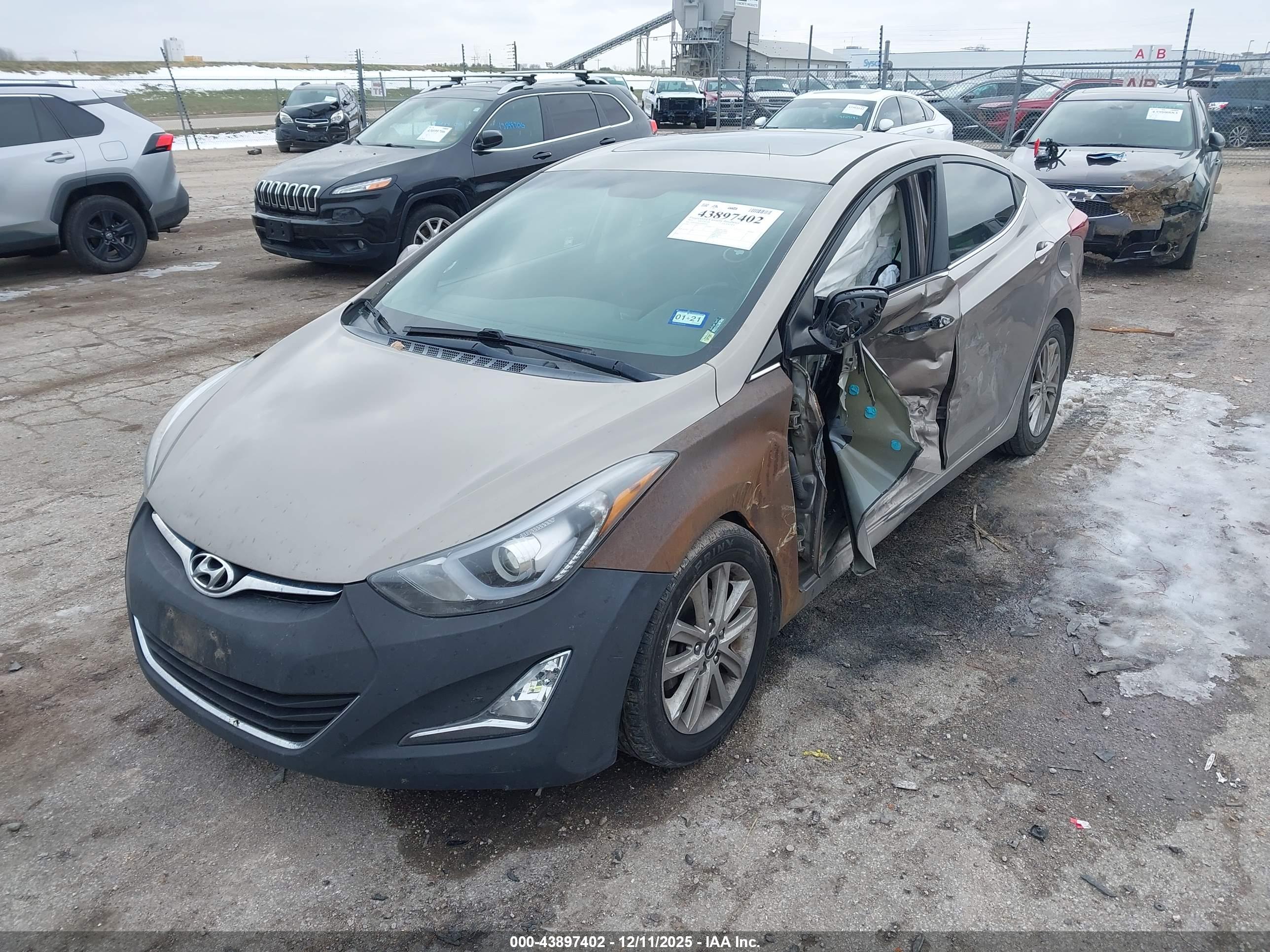 HYUNDAI ELANTRA image 2