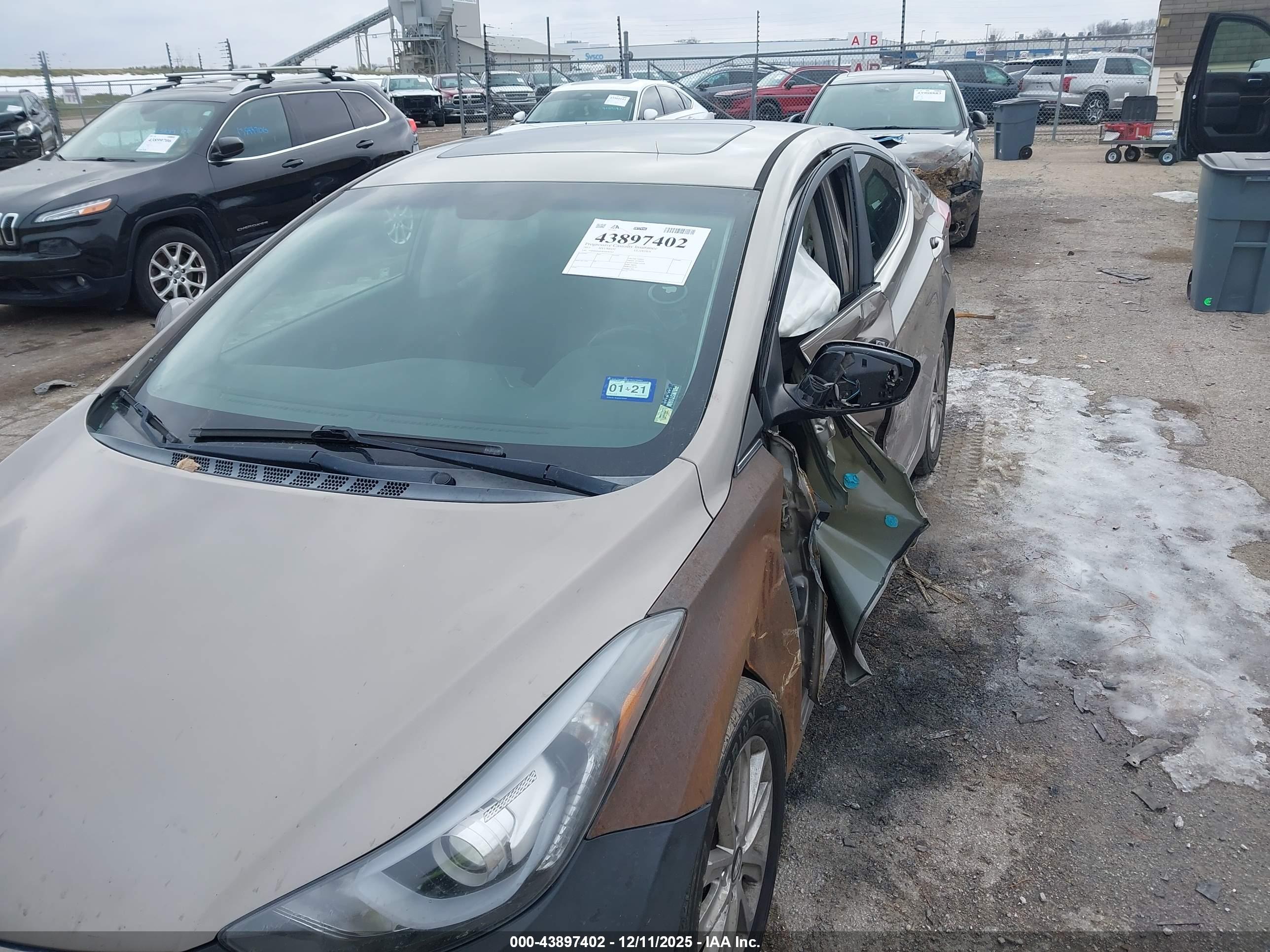 HYUNDAI ELANTRA image 6