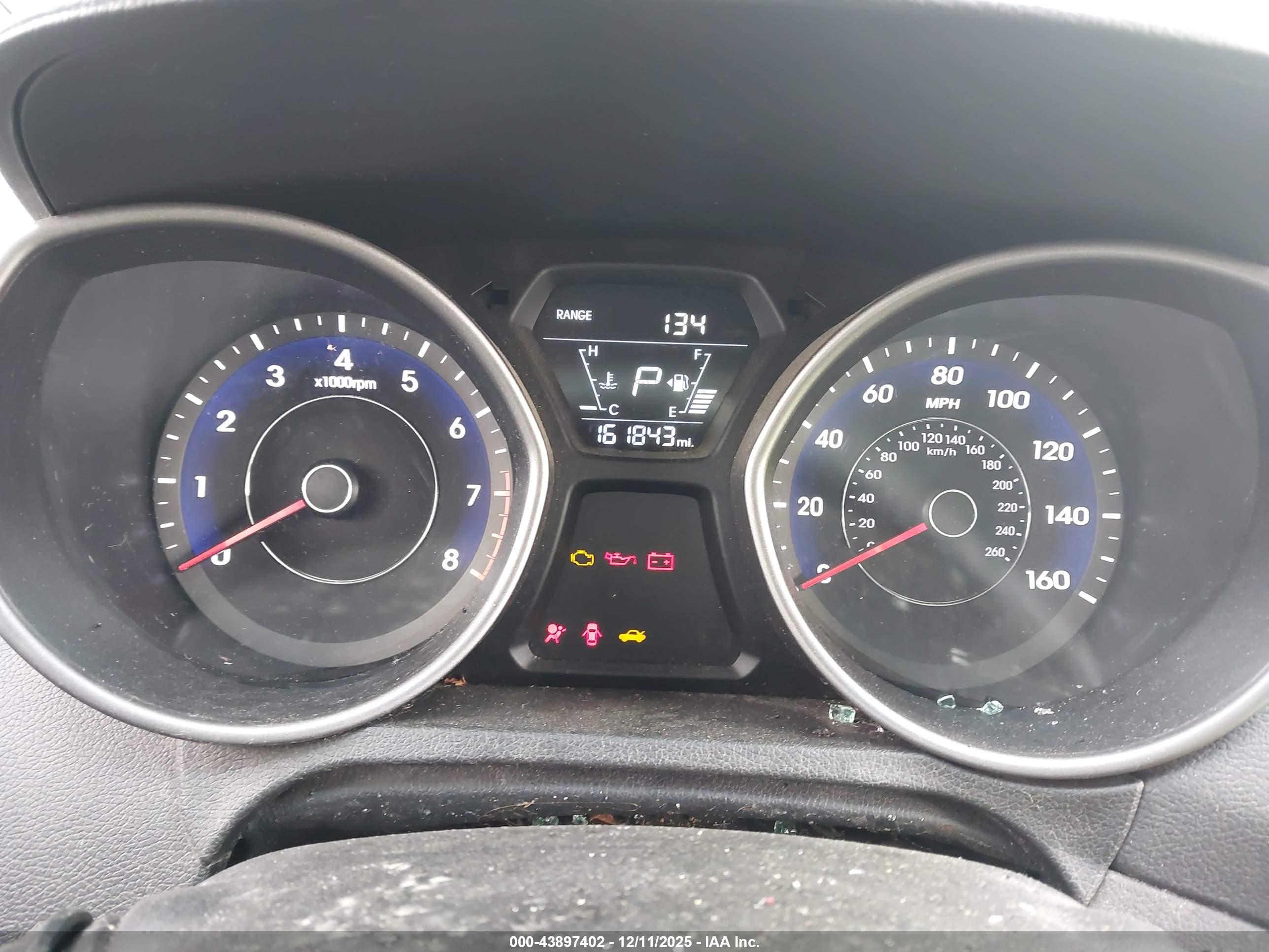 HYUNDAI ELANTRA image 7