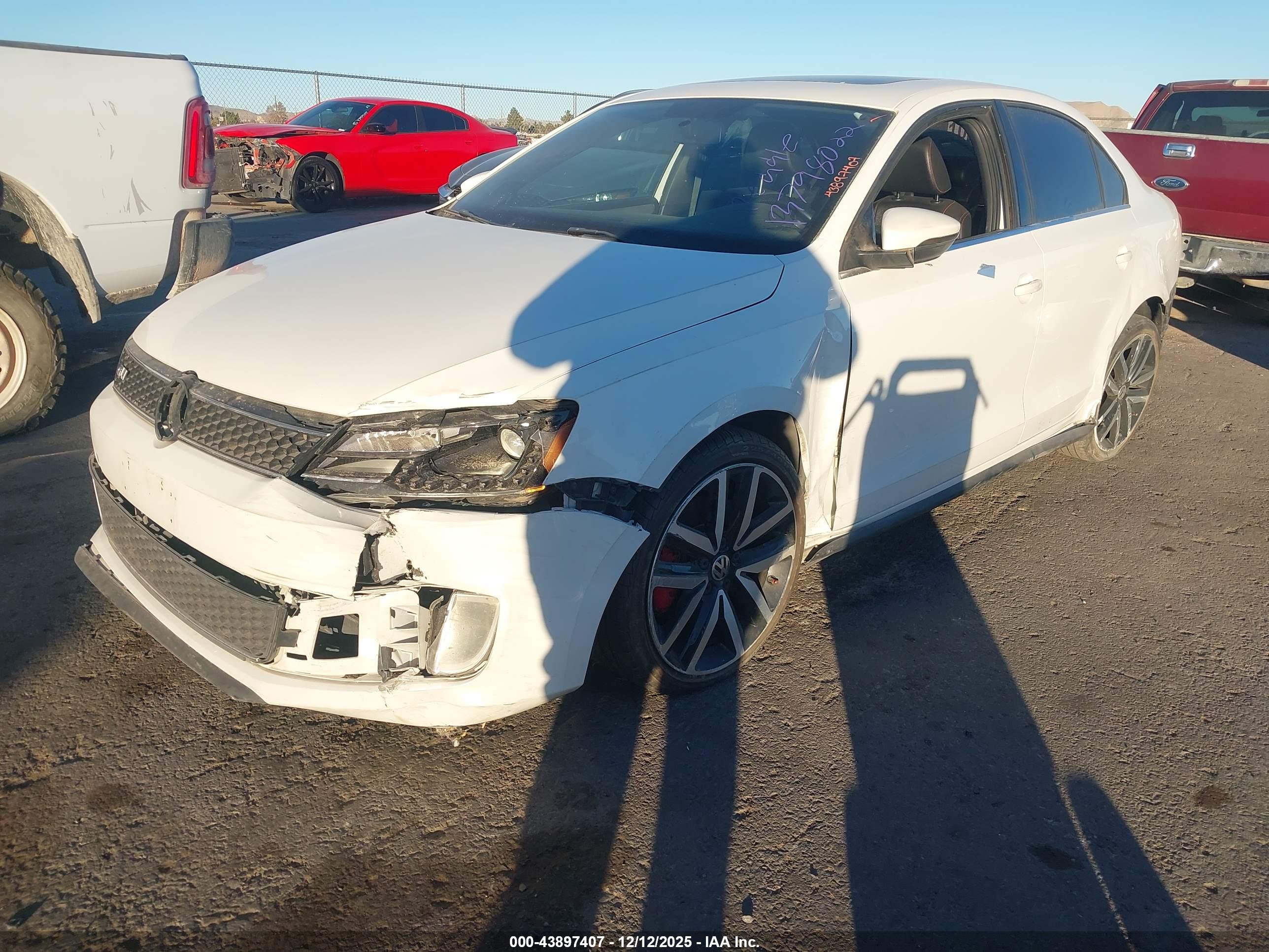 VOLKSWAGEN JETTA image 2