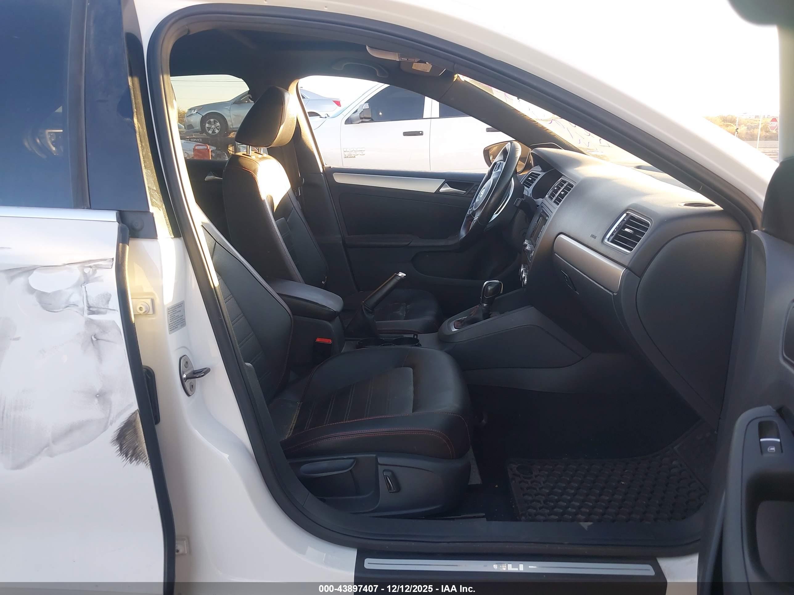 VOLKSWAGEN JETTA image 5