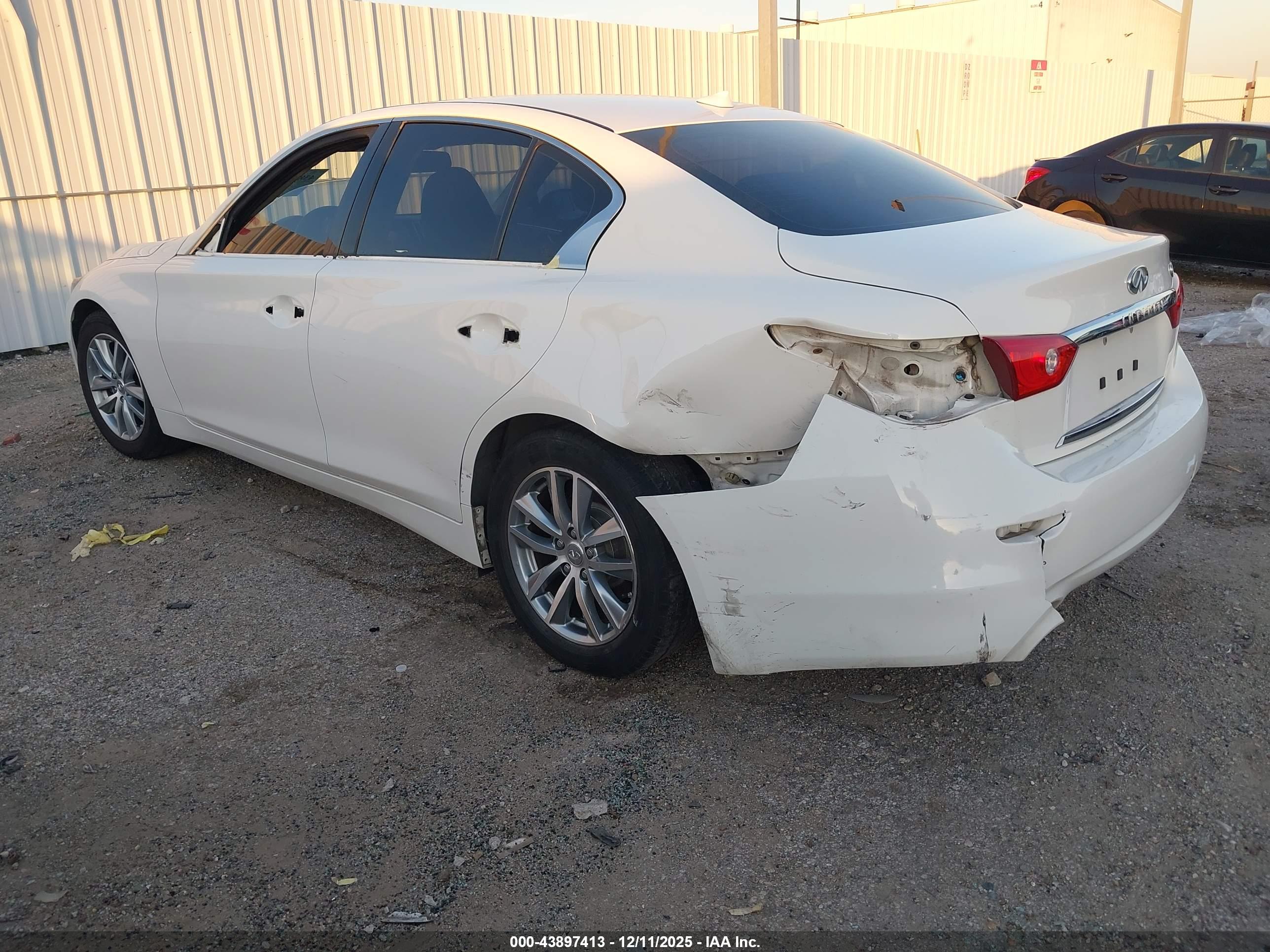 INFINITI Q50 image 3