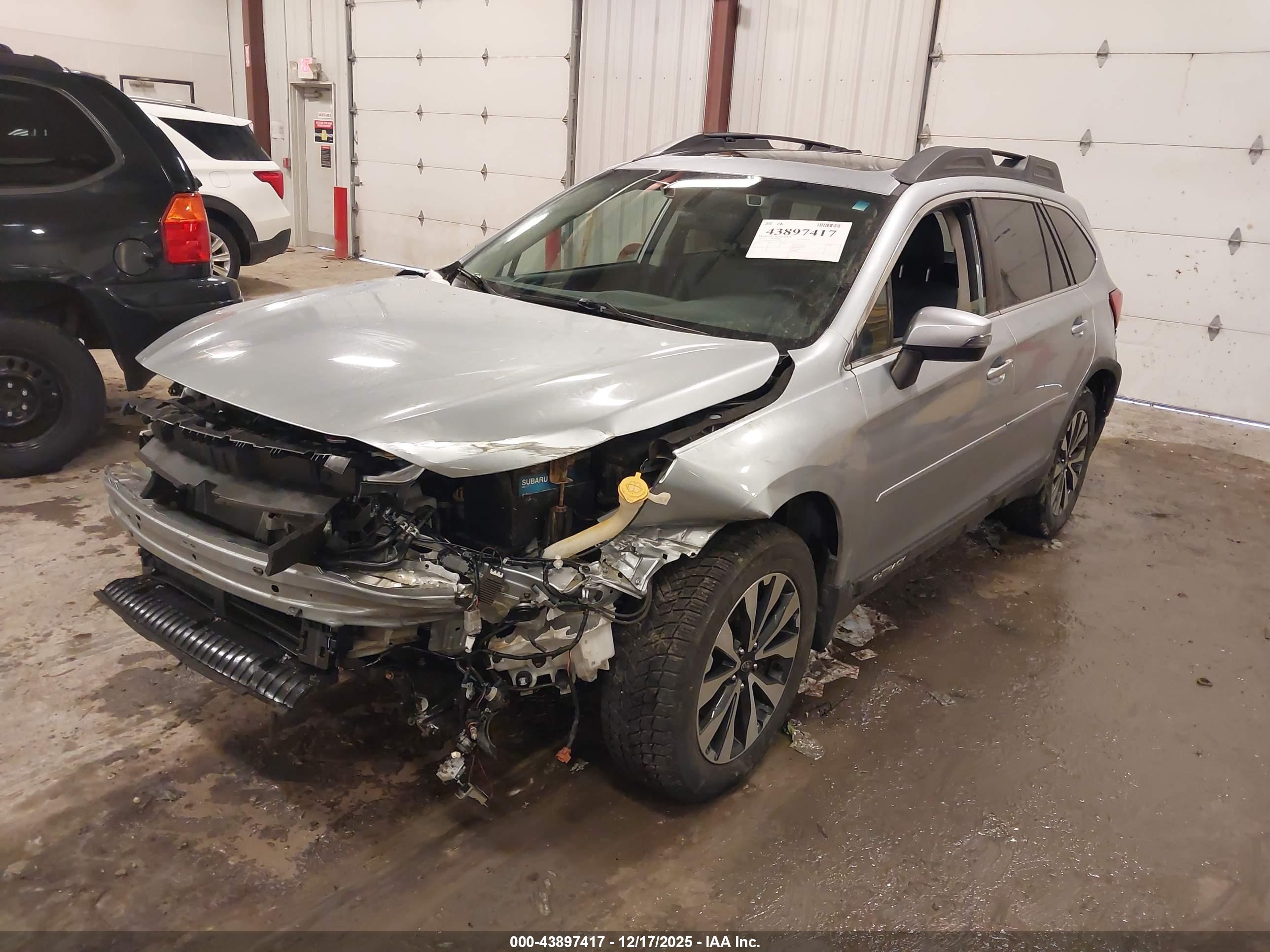 SUBARU OUTBACK image 2