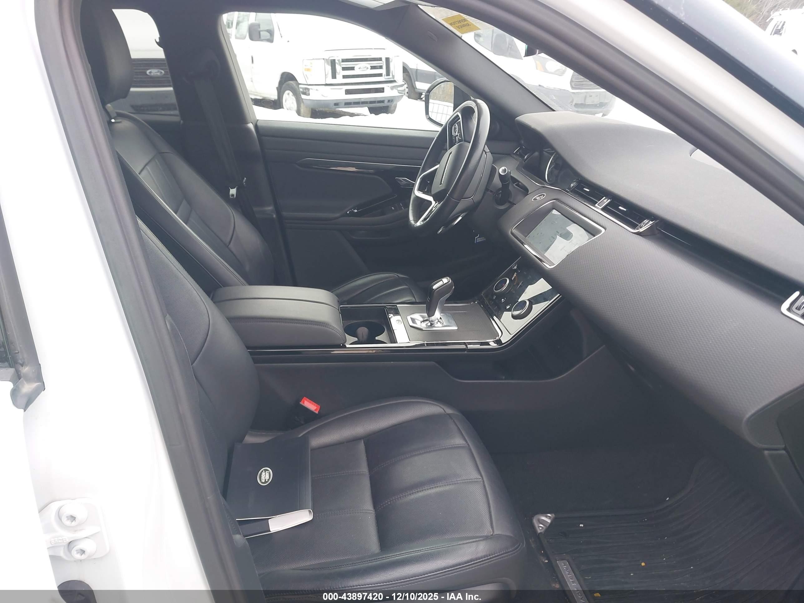 LAND ROVER image 5
