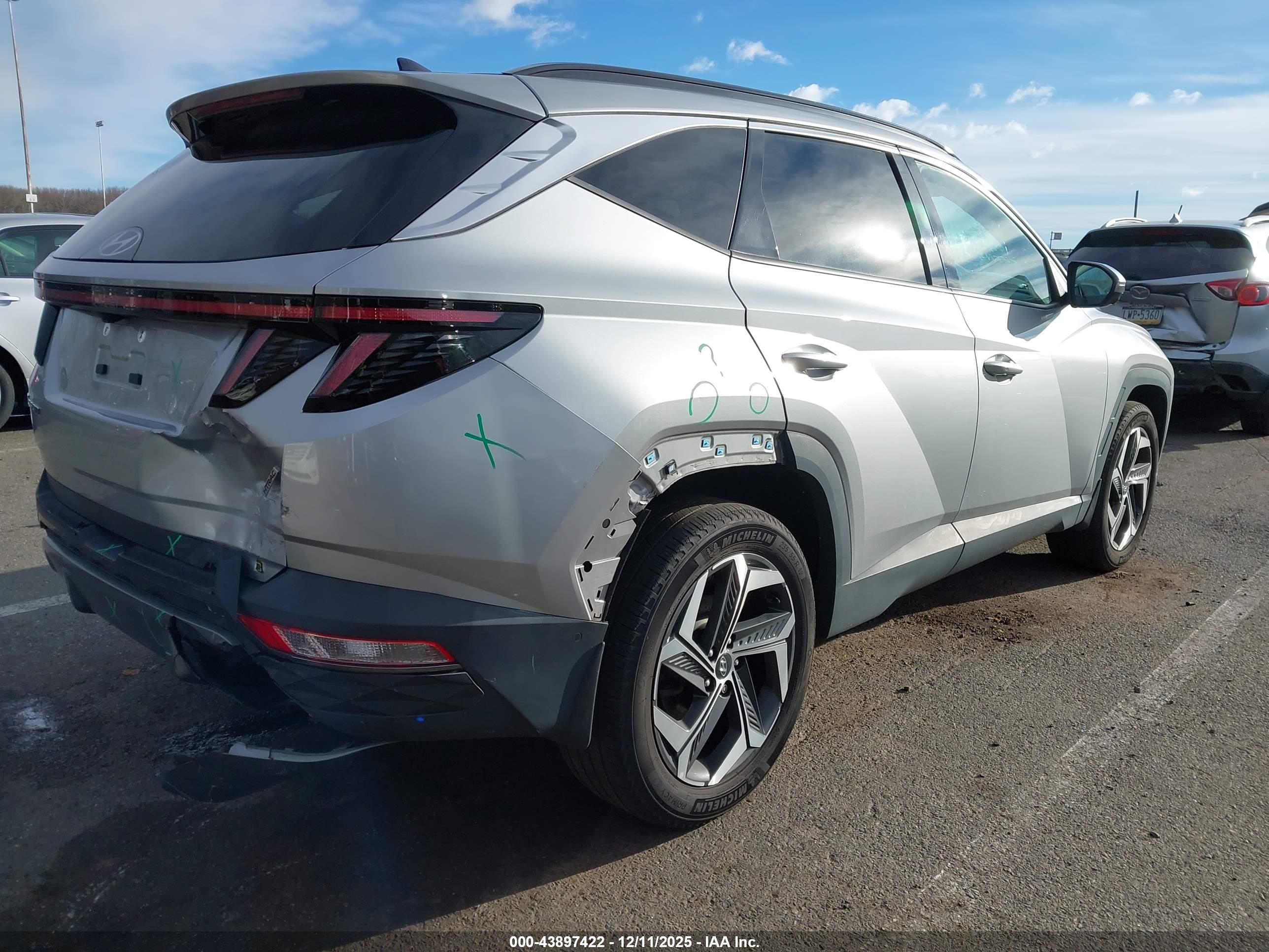 HYUNDAI TUCSON image 4