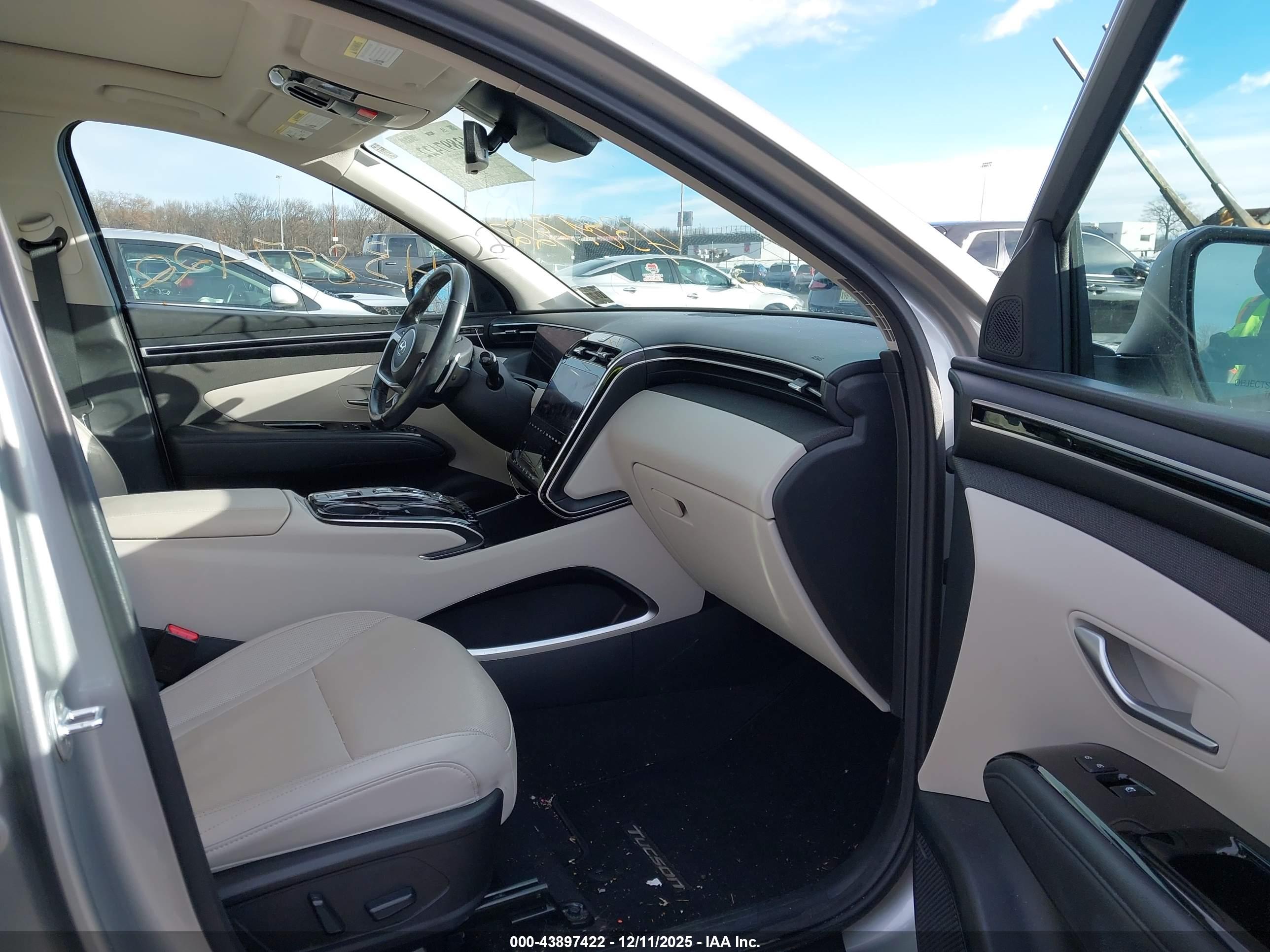 HYUNDAI TUCSON image 5