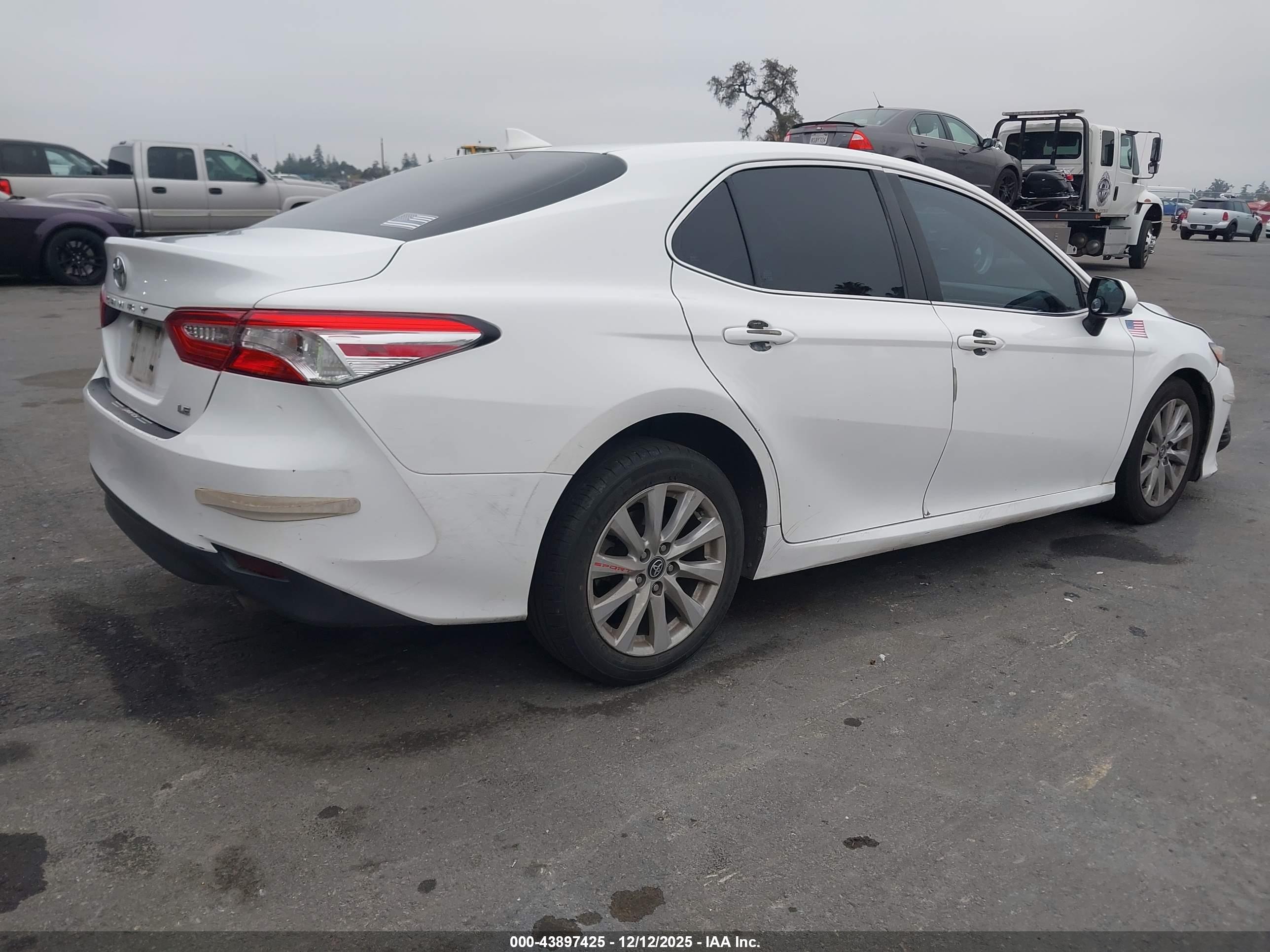 TOYOTA CAMRY image 4