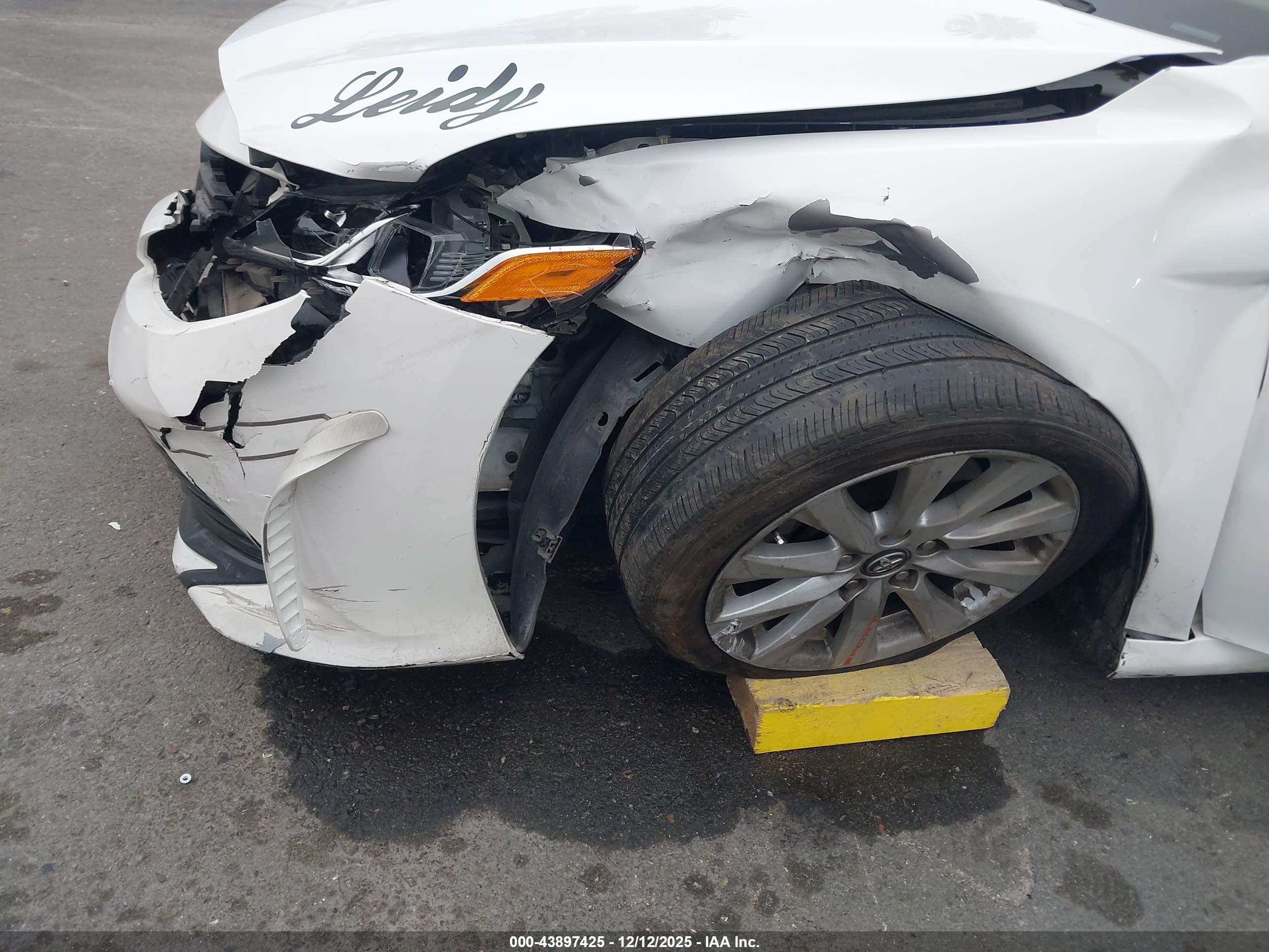 TOYOTA CAMRY image 6