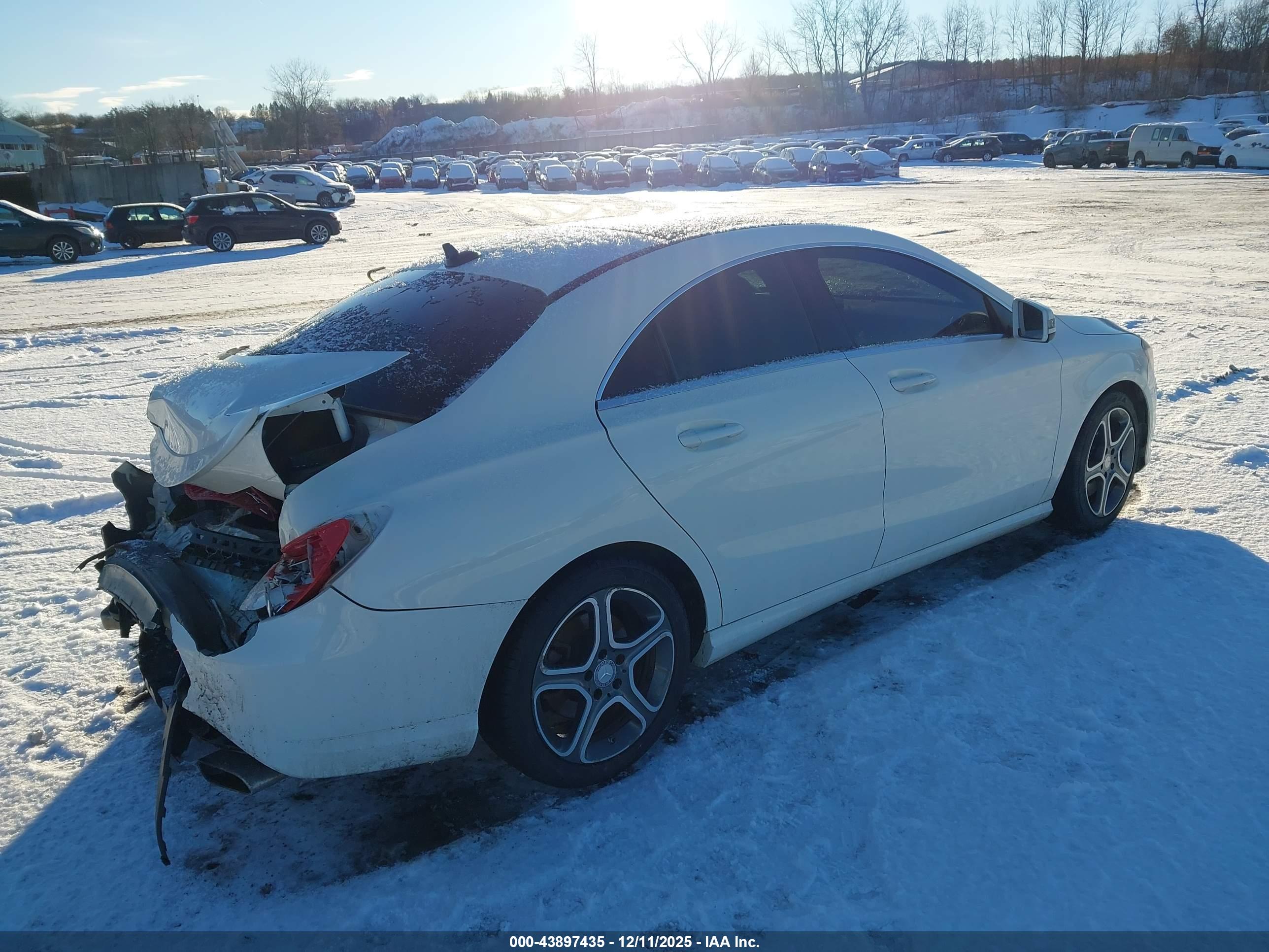 MERCEDES-BENZ CLA image 4