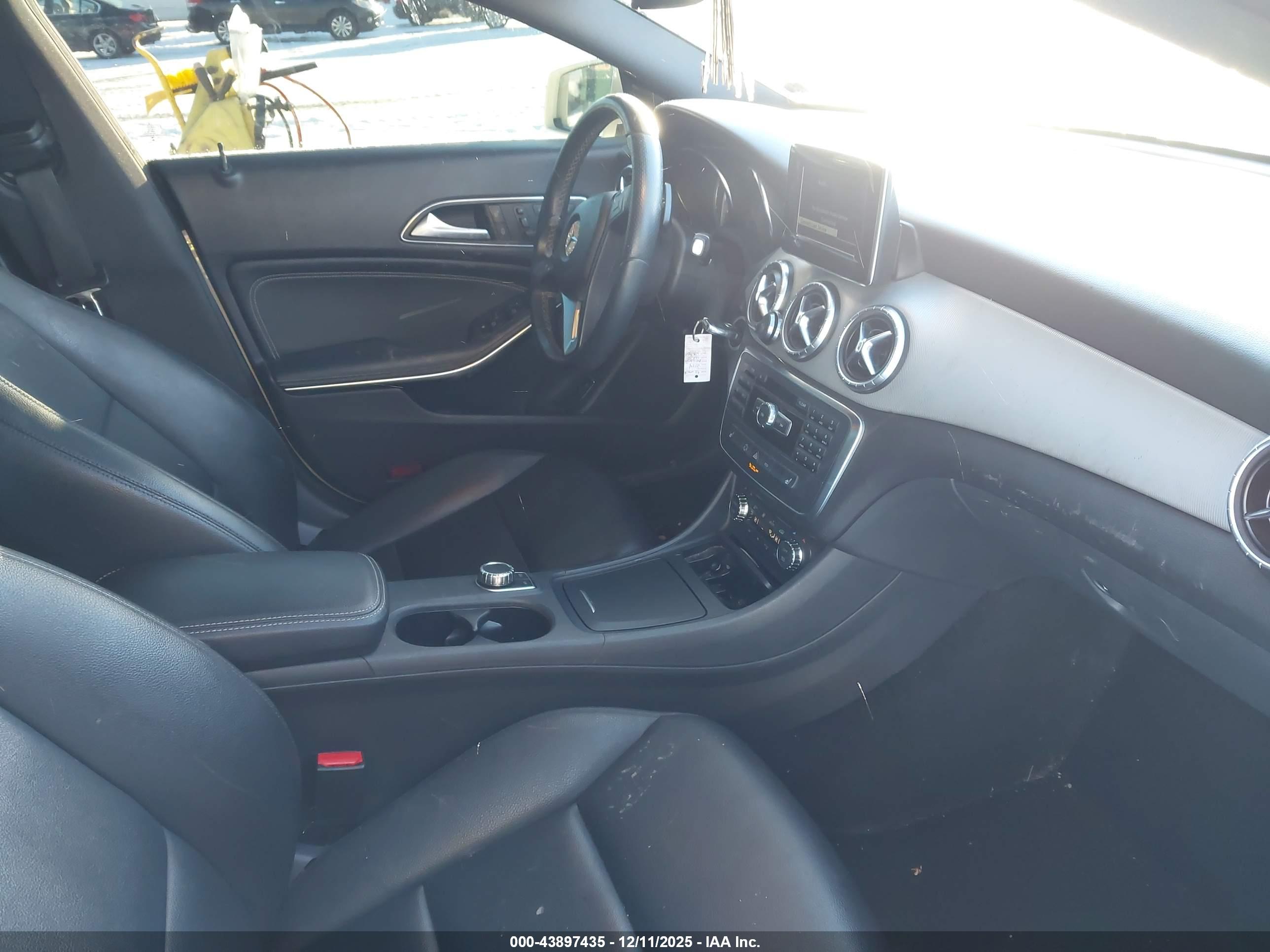 MERCEDES-BENZ CLA image 5