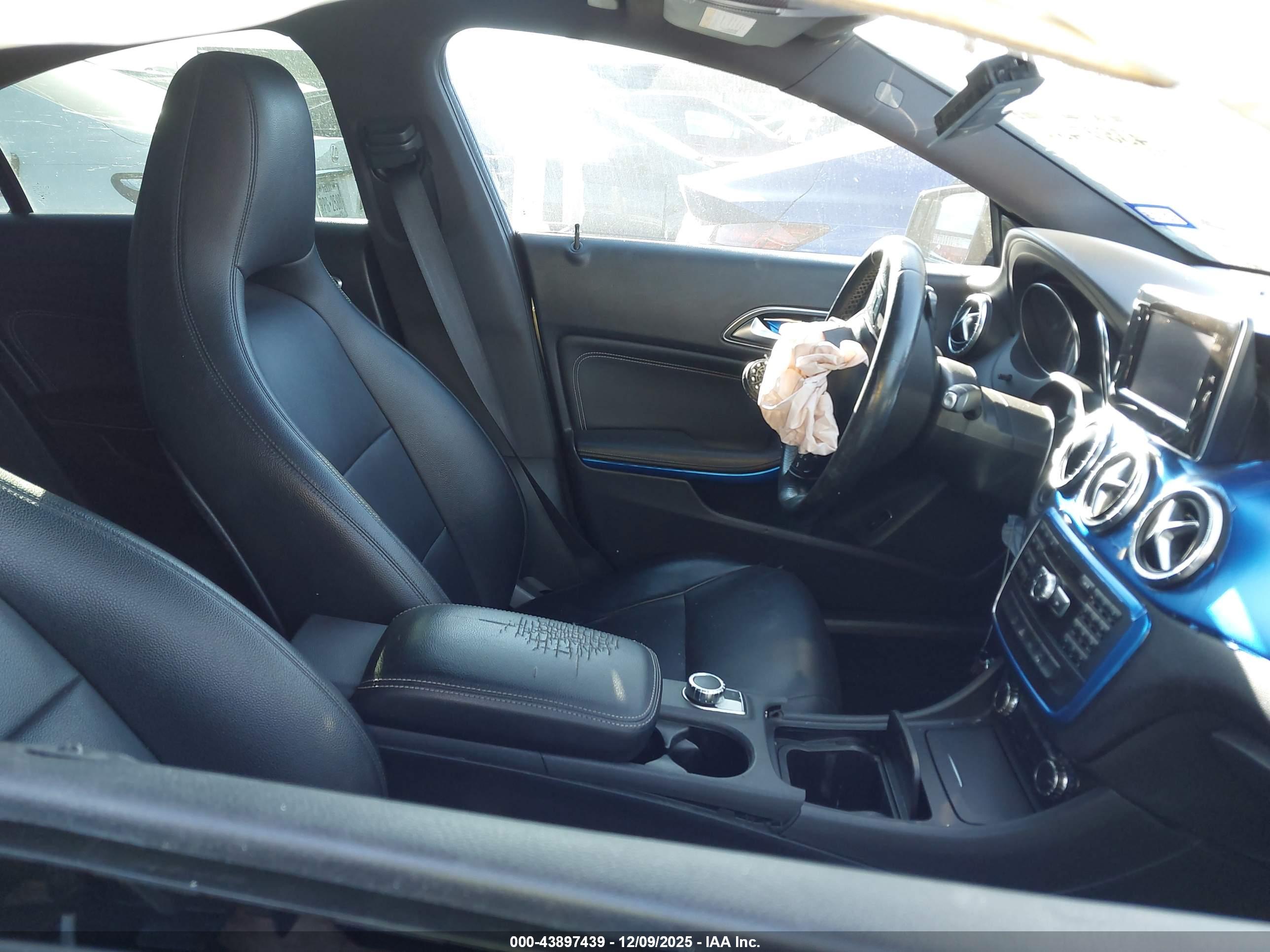 MERCEDES-BENZ CLA image 5