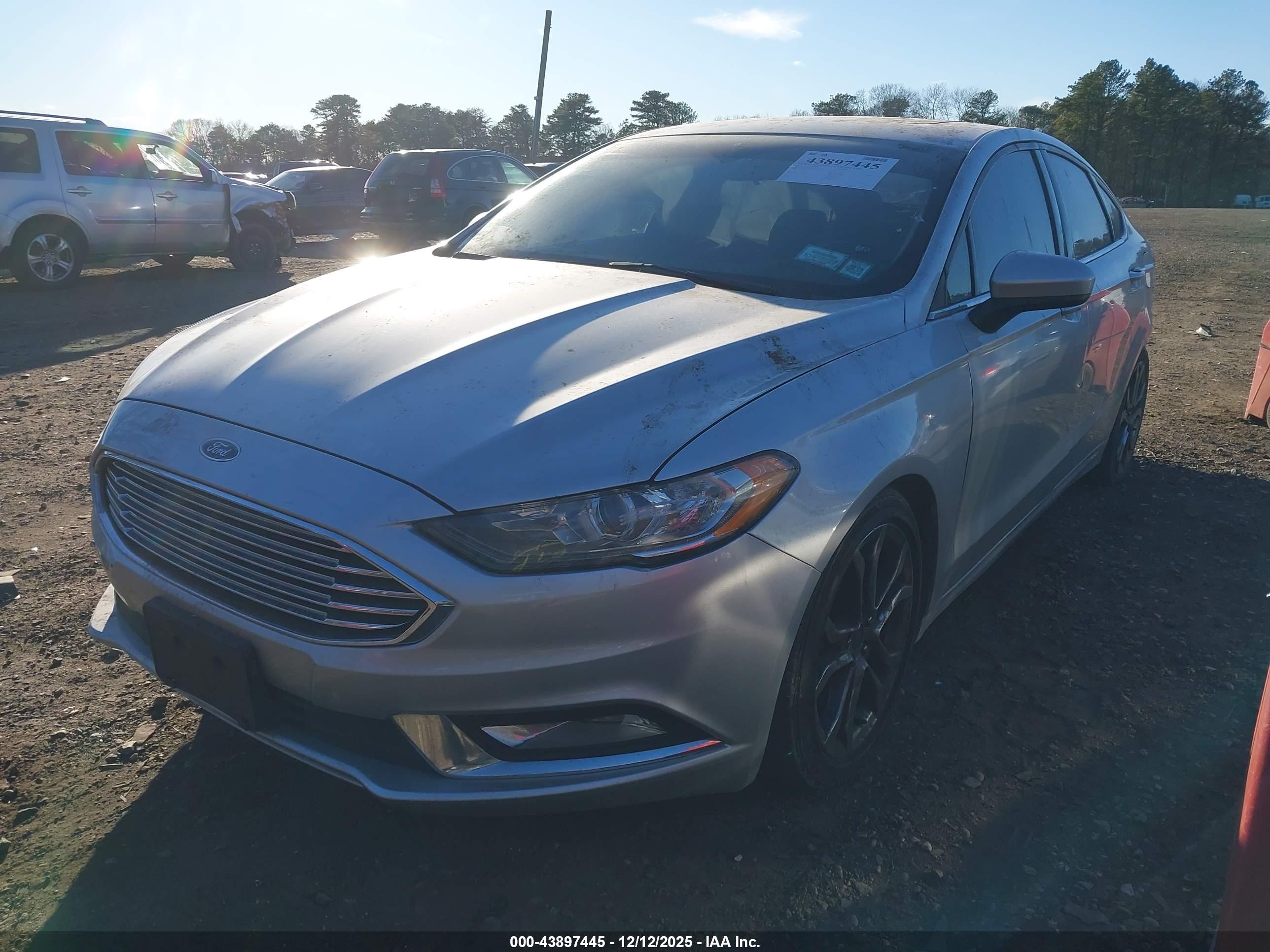 FORD FUSION image 2