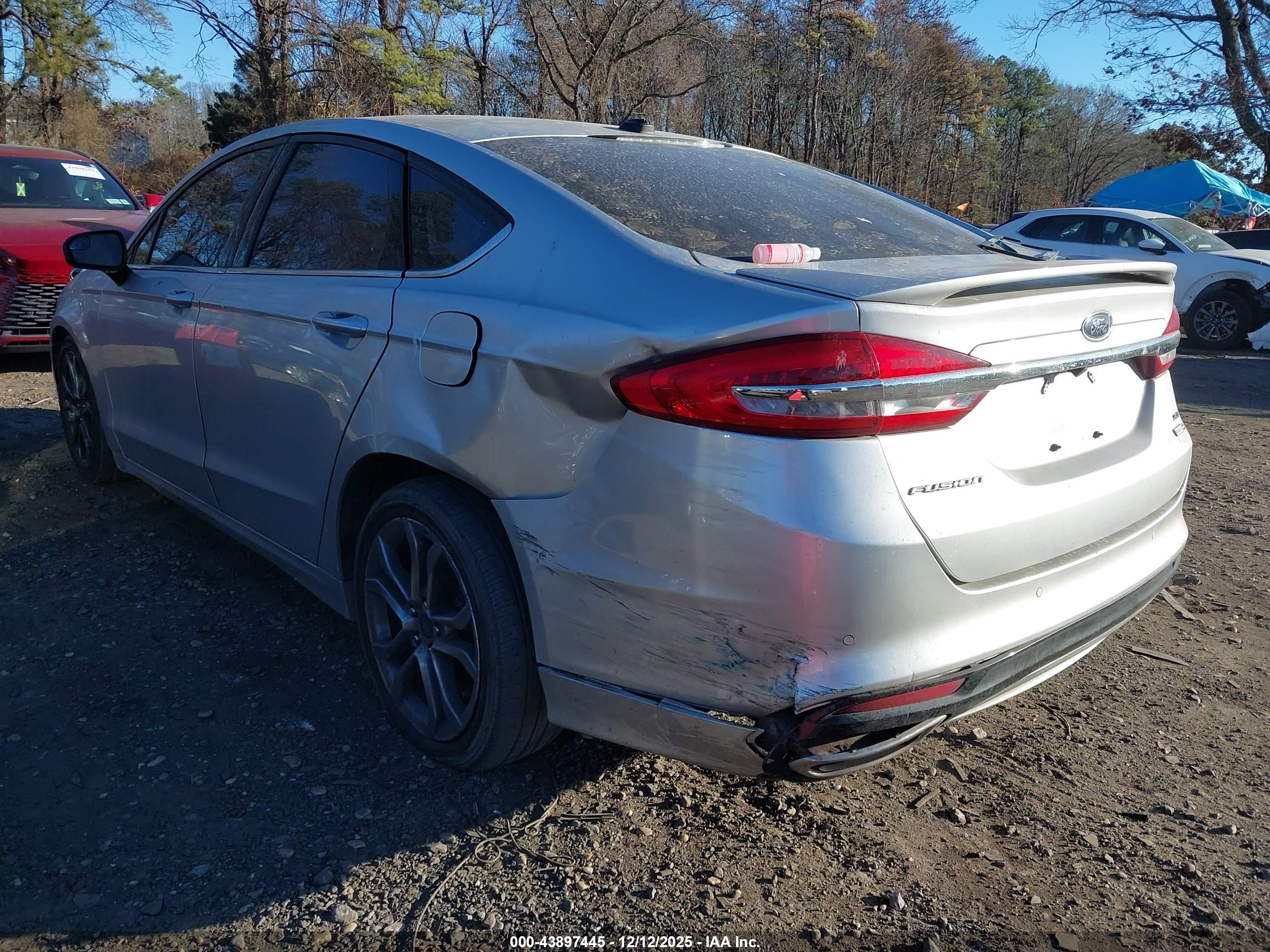 FORD FUSION image 3