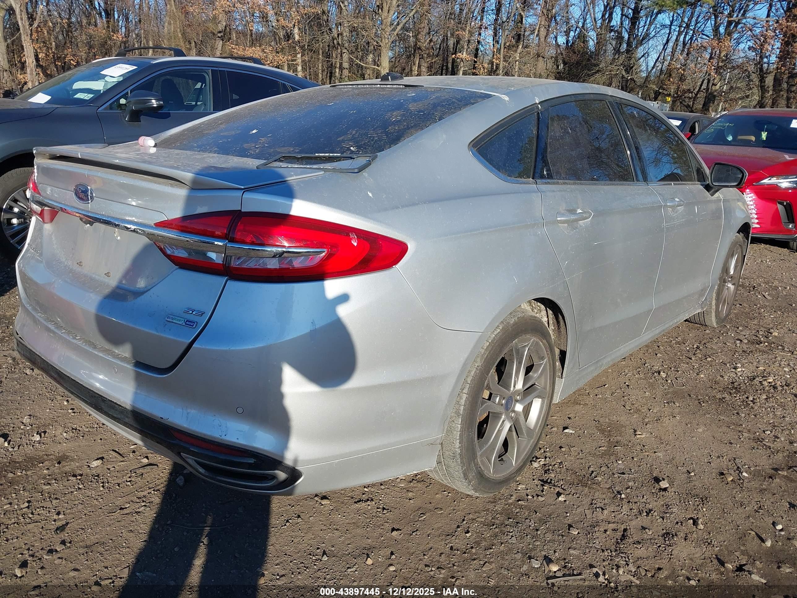 FORD FUSION image 4