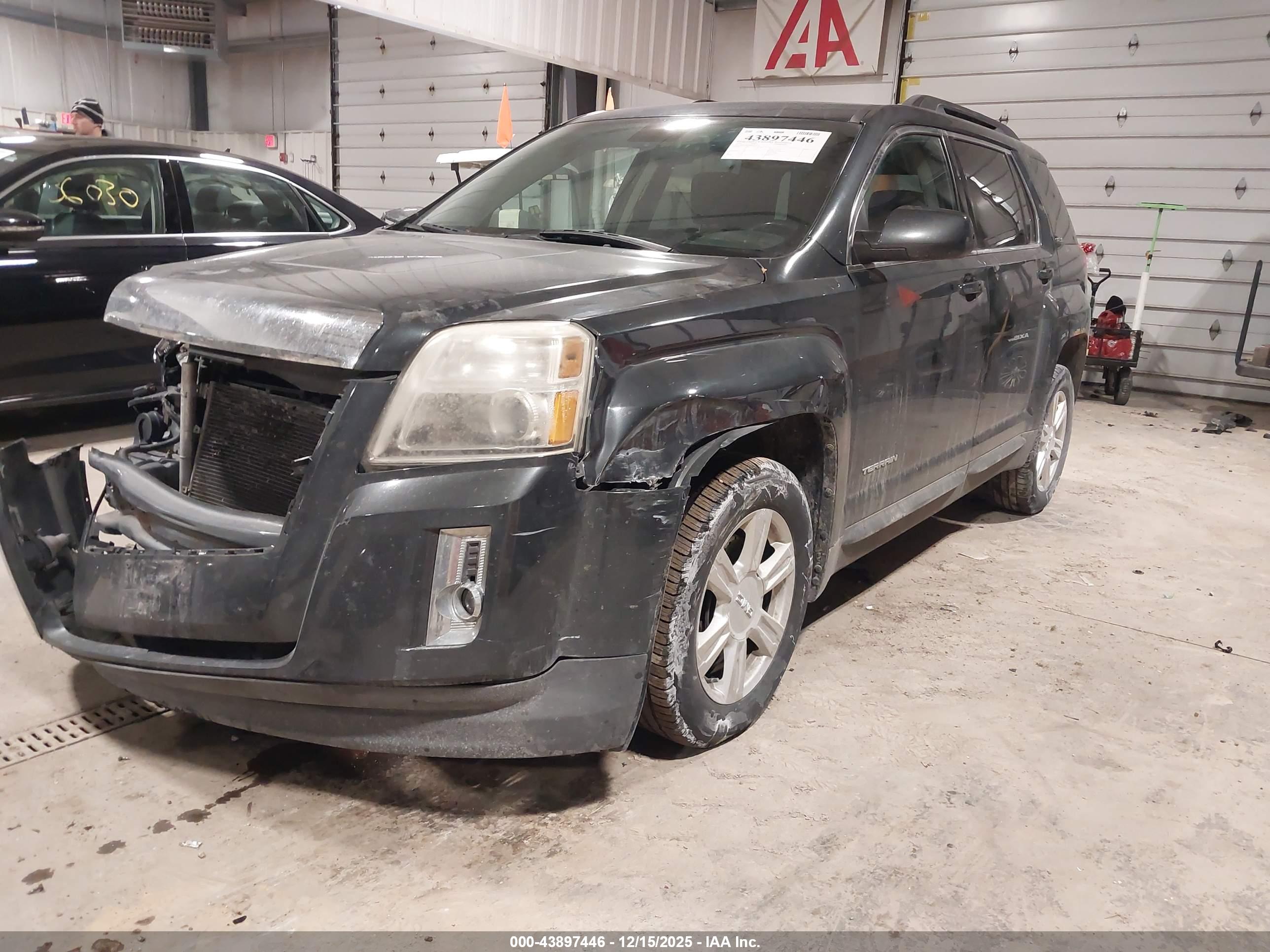 GMC TERRAIN image 2