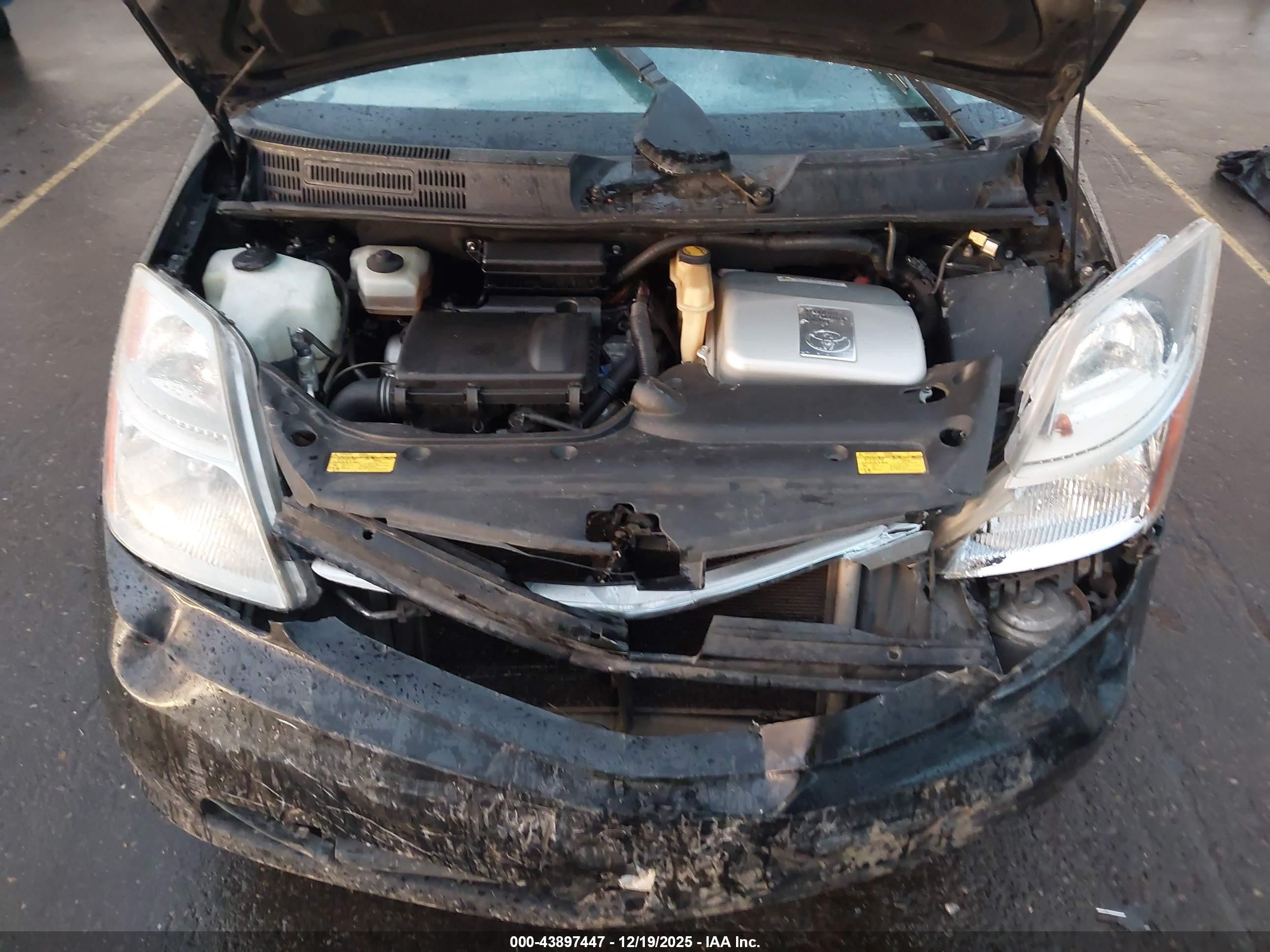 TOYOTA PRIUS image 10