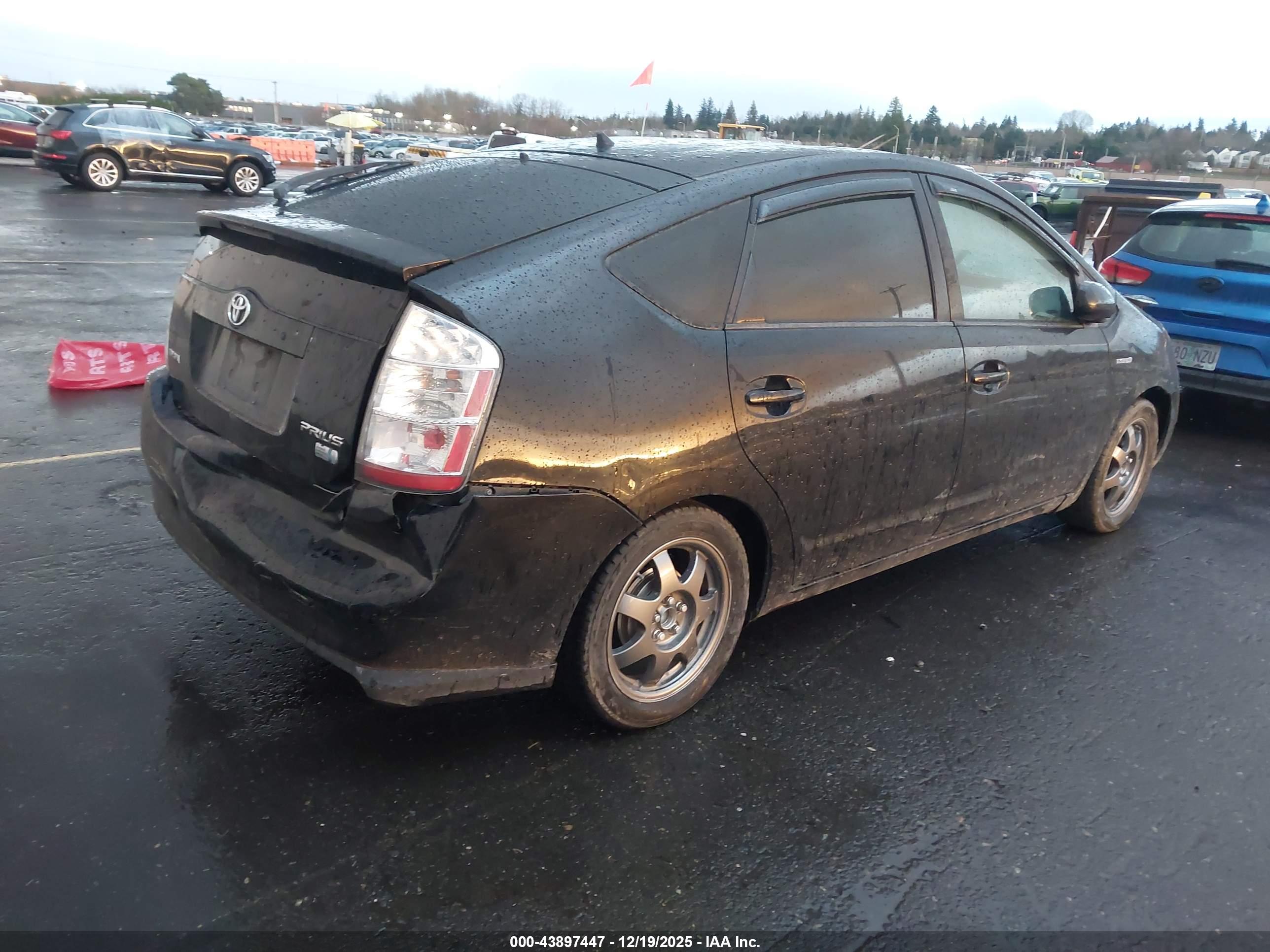 TOYOTA PRIUS image 4
