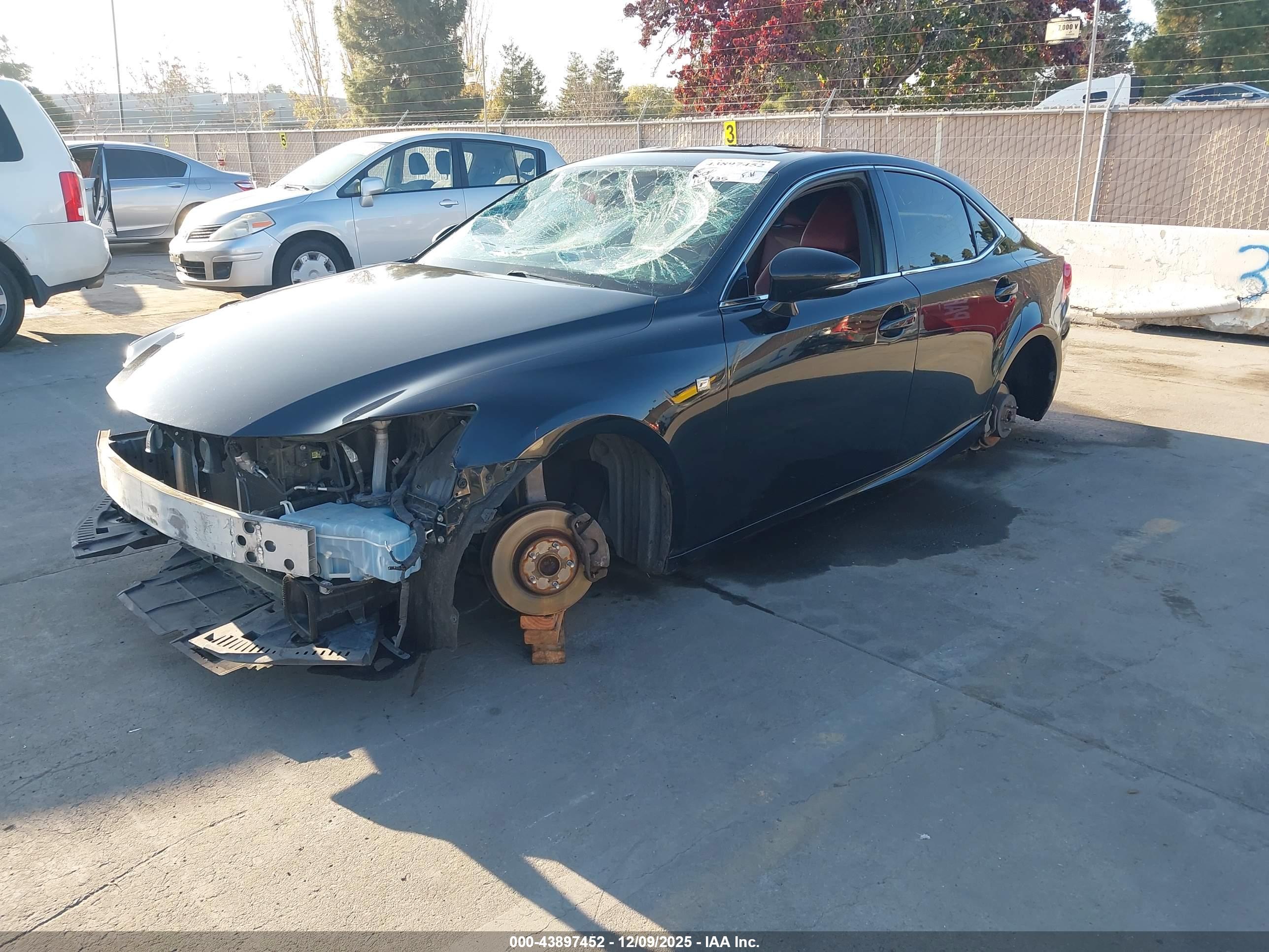 LEXUS IS image 2