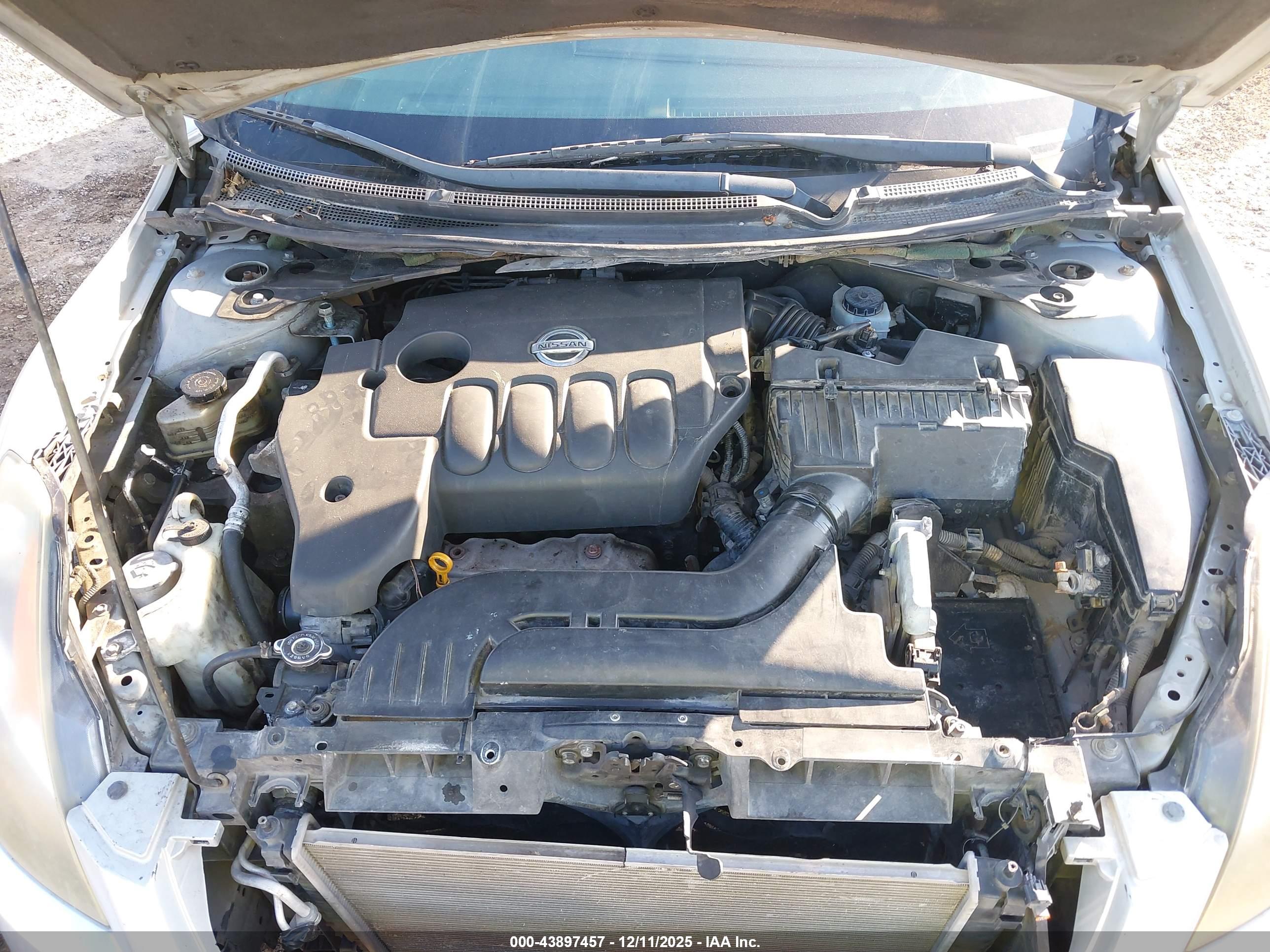 NISSAN ALTIMA image 10
