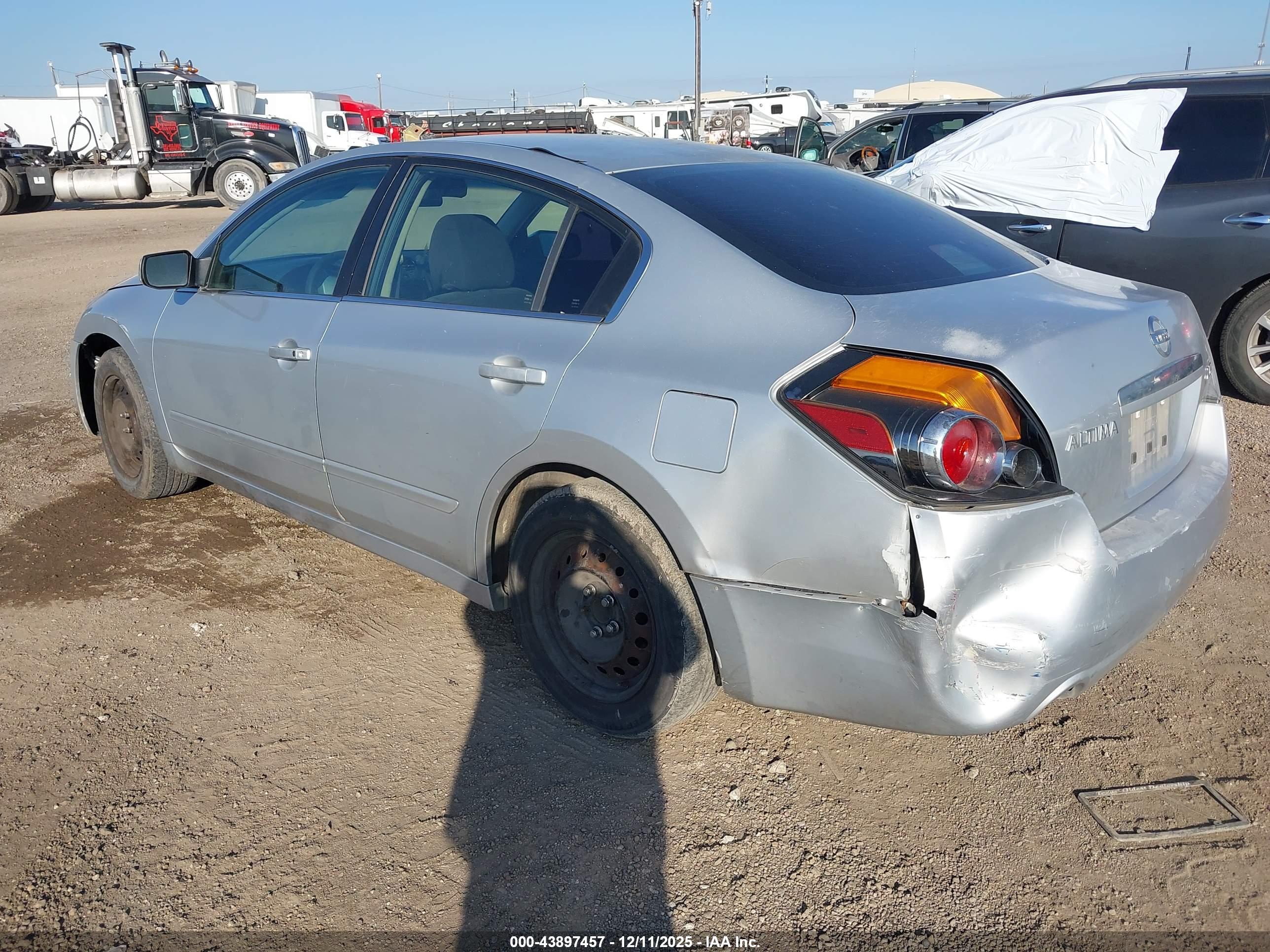 NISSAN ALTIMA image 3