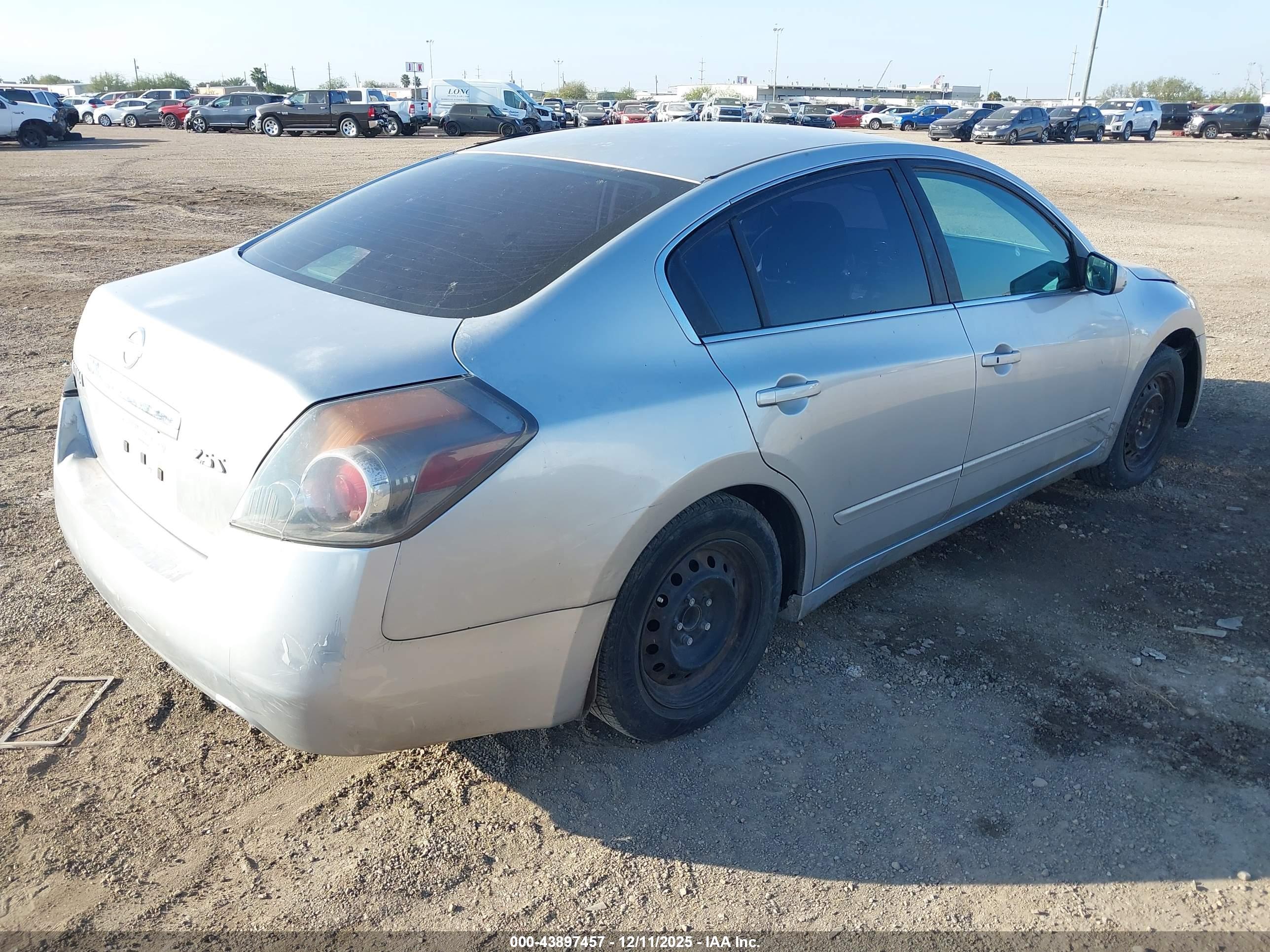 NISSAN ALTIMA image 4