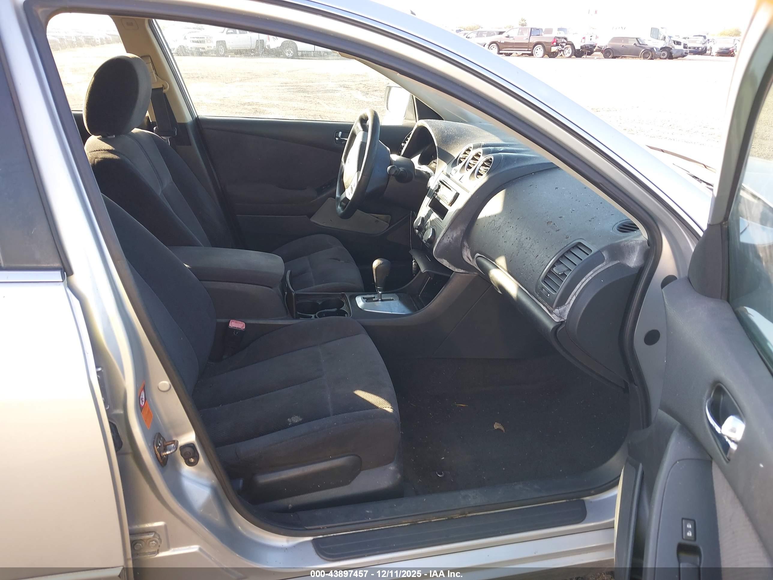 NISSAN ALTIMA image 5