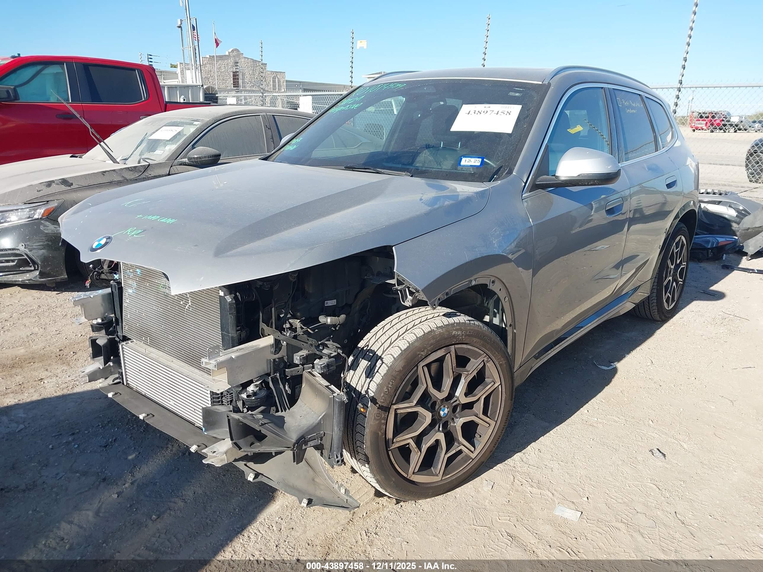 BMW X1 image 2
