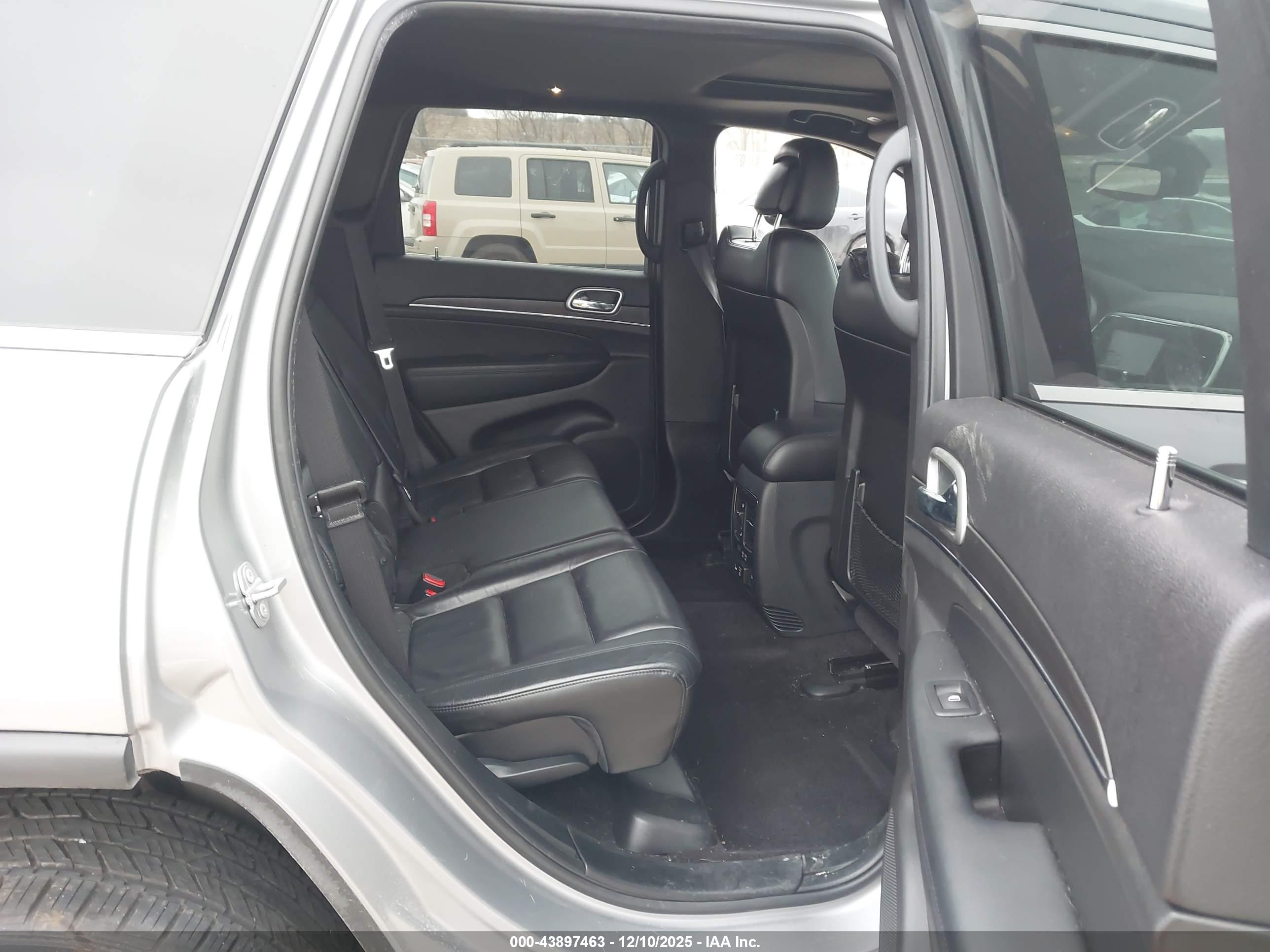 JEEP GRAND image 8
