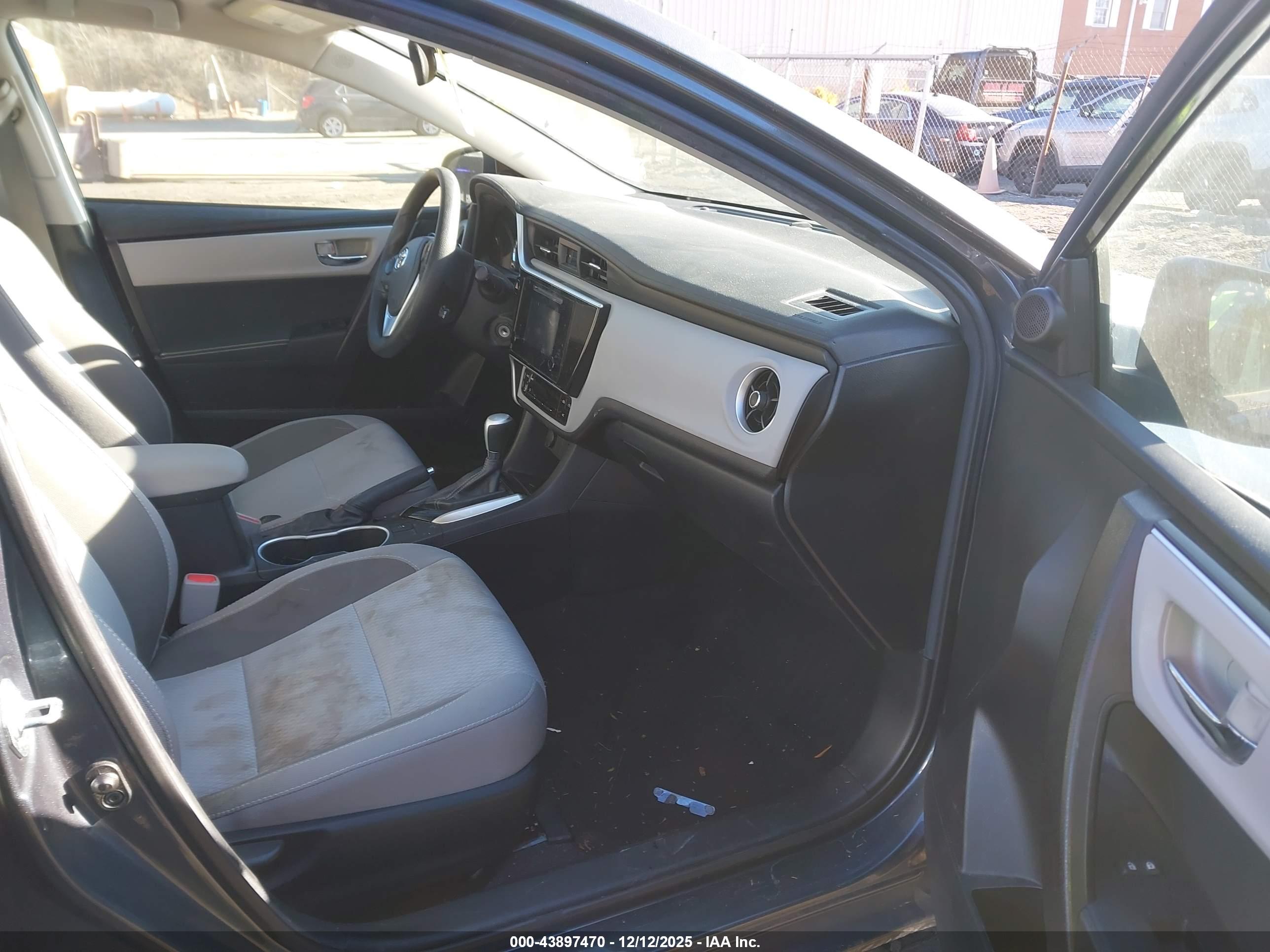 TOYOTA COROLLA image 5