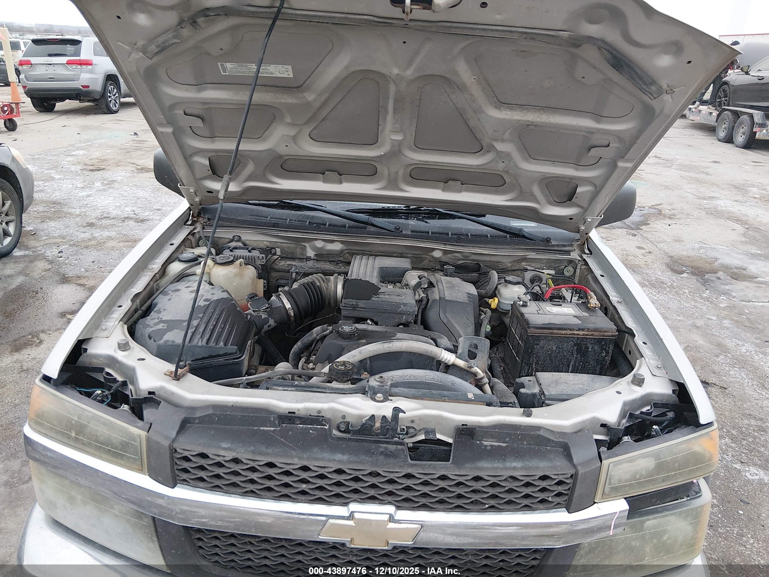 CHEVROLET COLORADO image 10