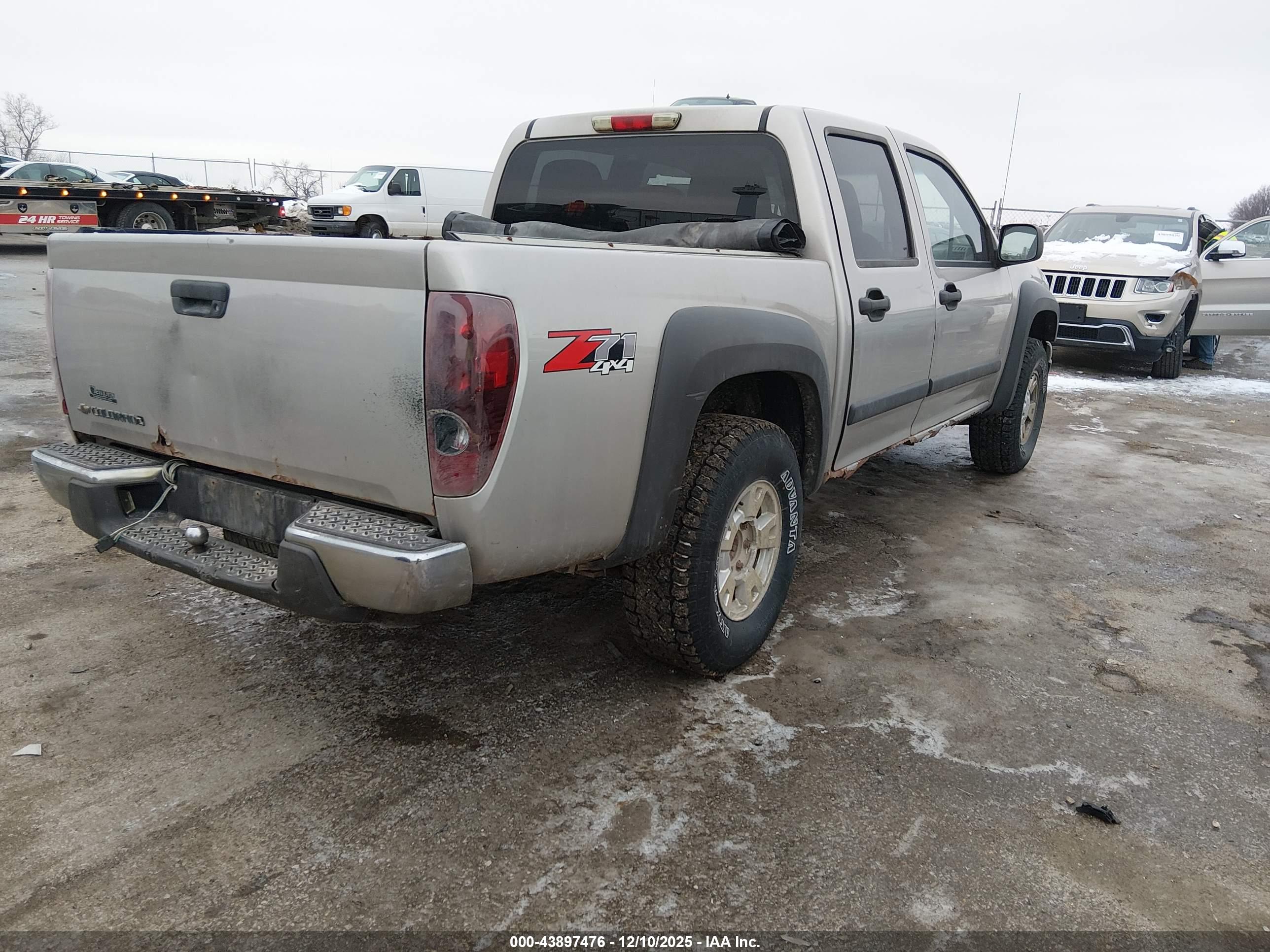 CHEVROLET COLORADO image 4