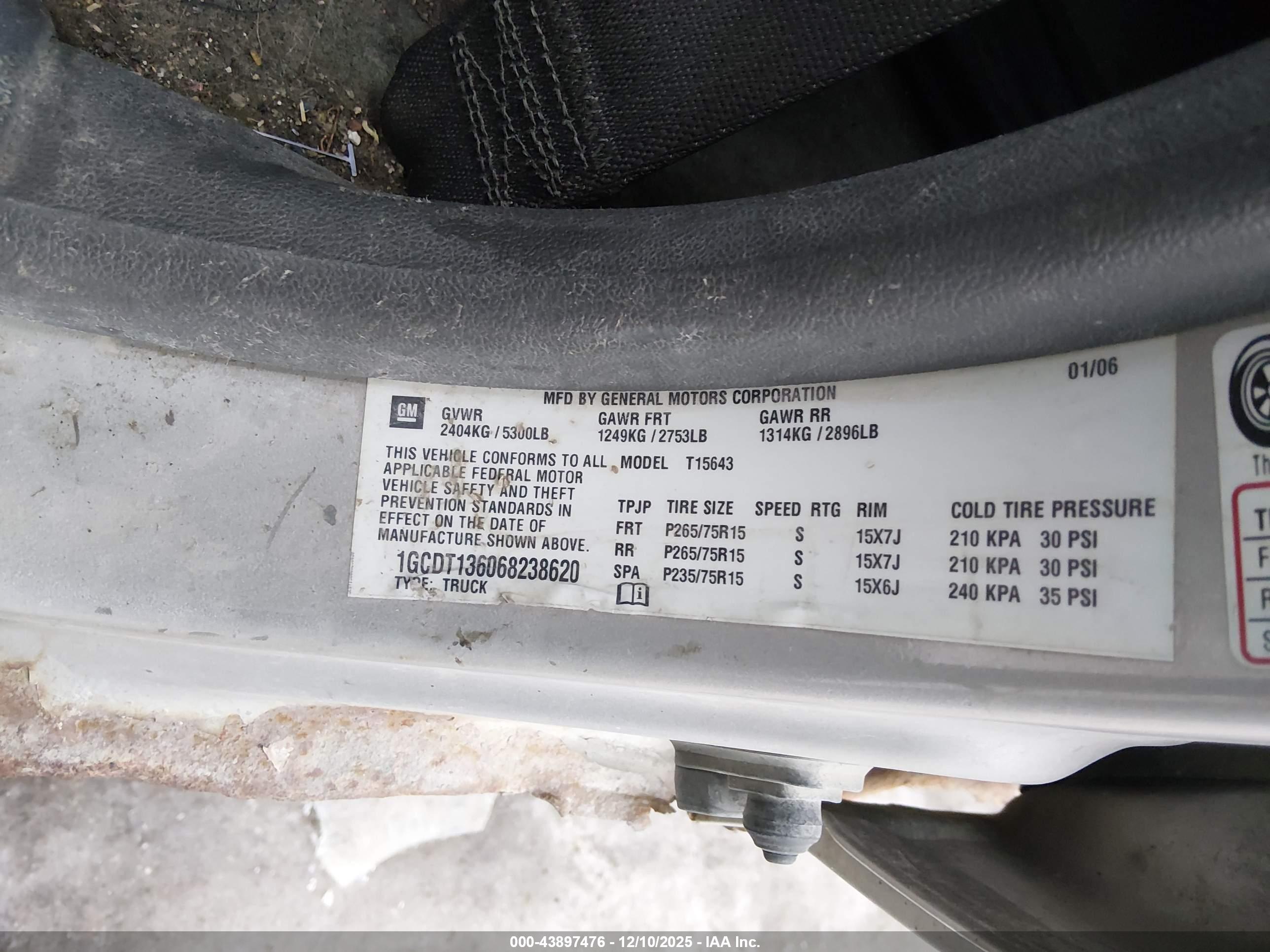 CHEVROLET COLORADO image 9