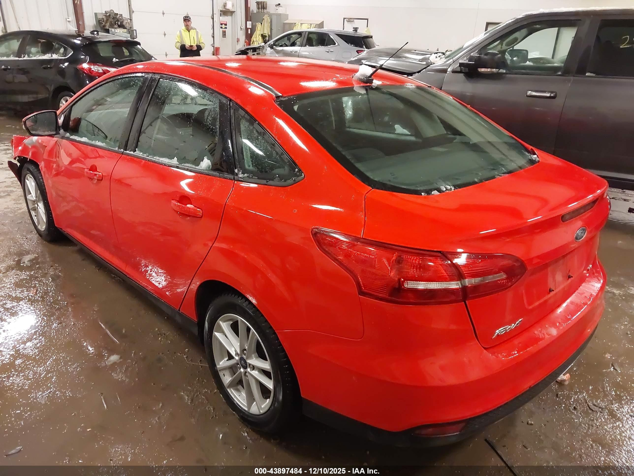 FORD FOCUS image 3