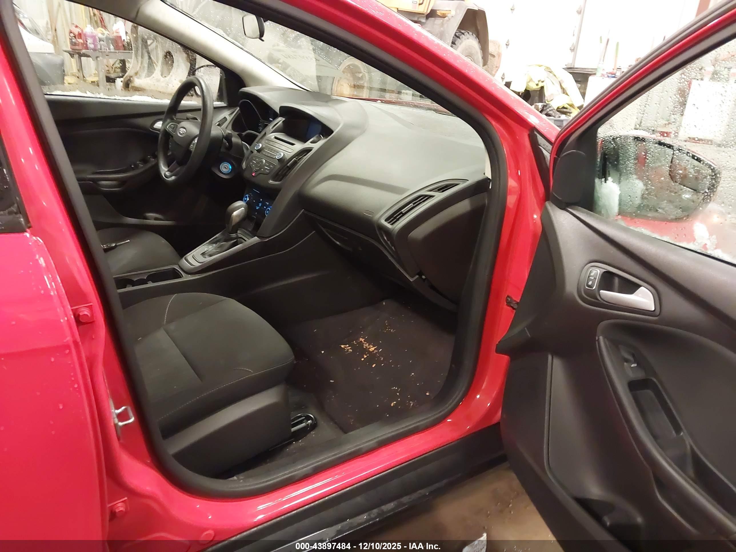 FORD FOCUS image 5