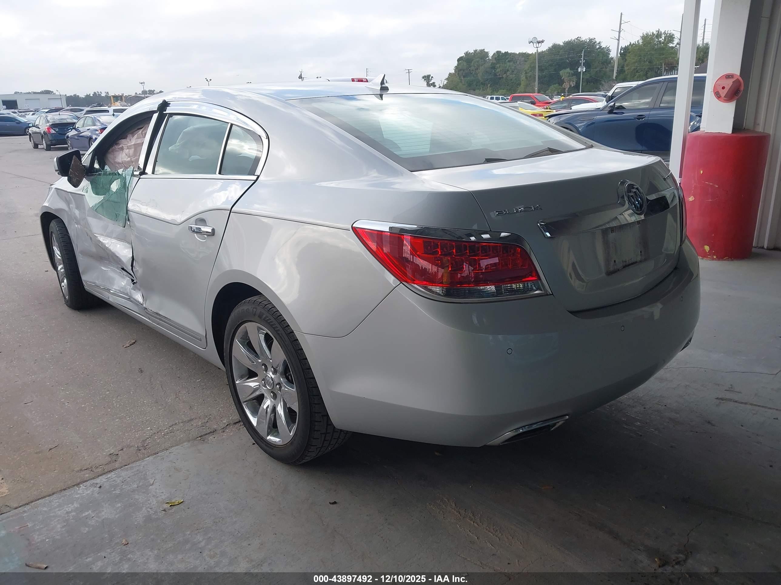 BUICK LACROSSE image 3