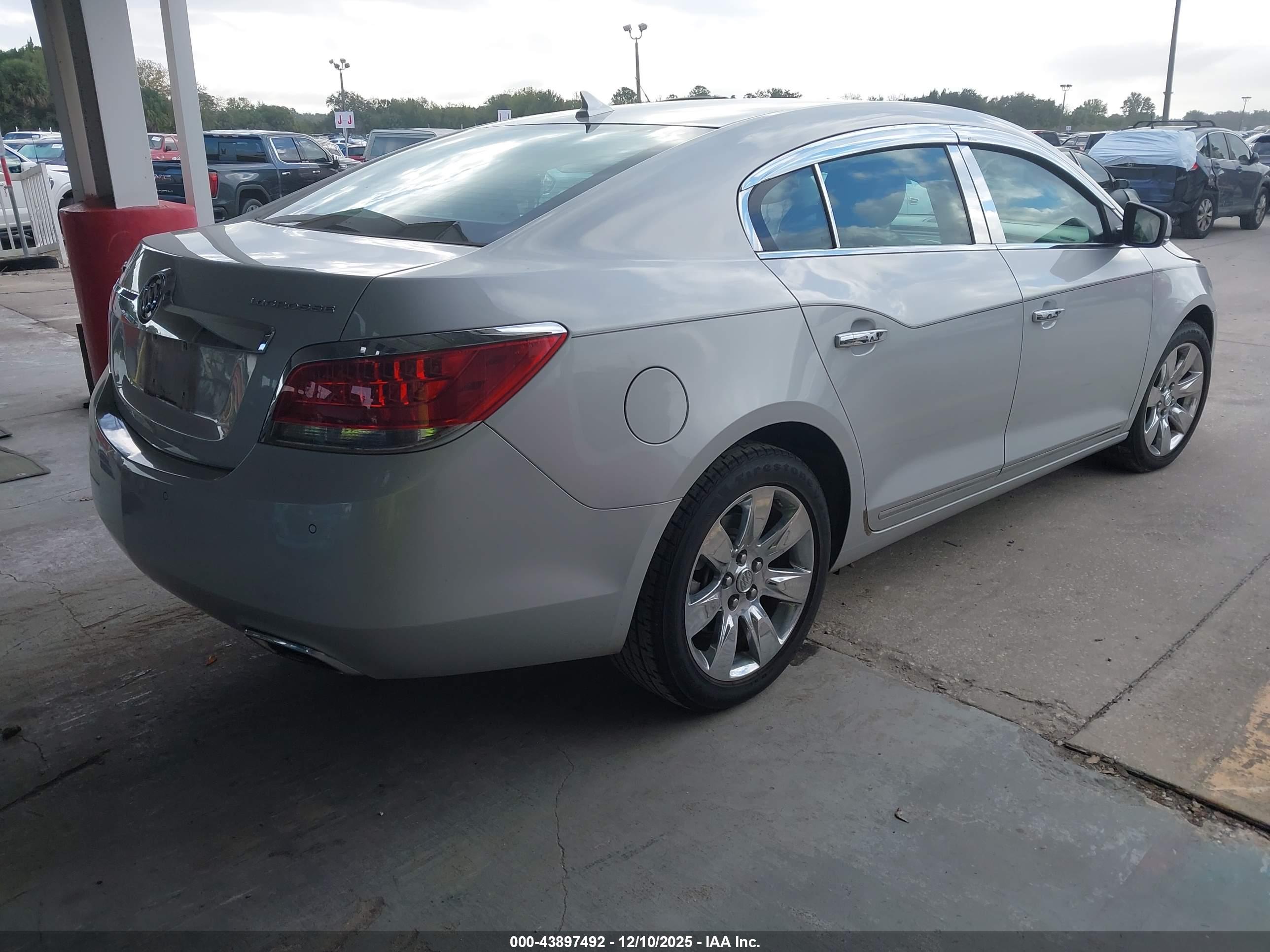 BUICK LACROSSE image 4