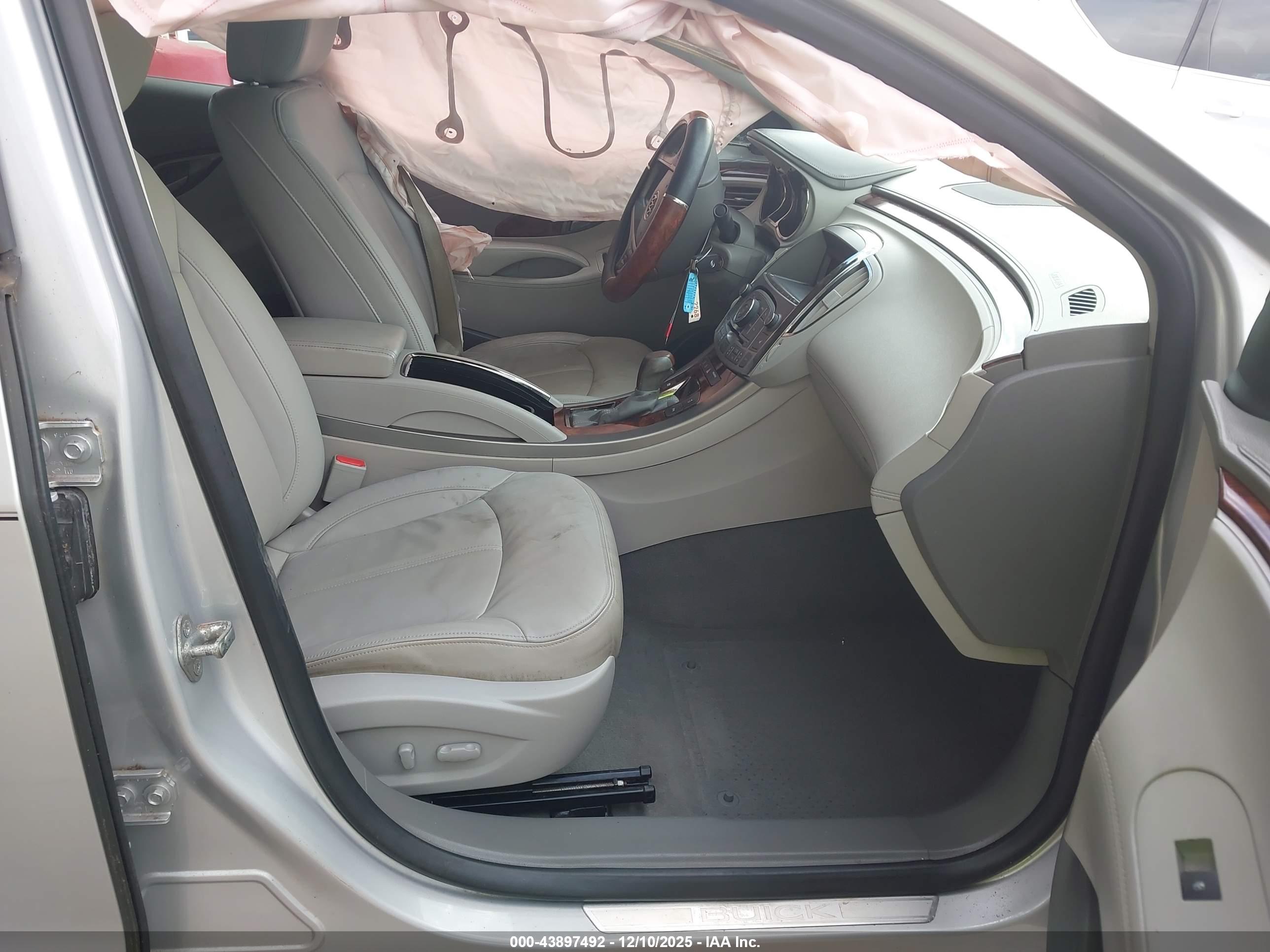 BUICK LACROSSE image 5