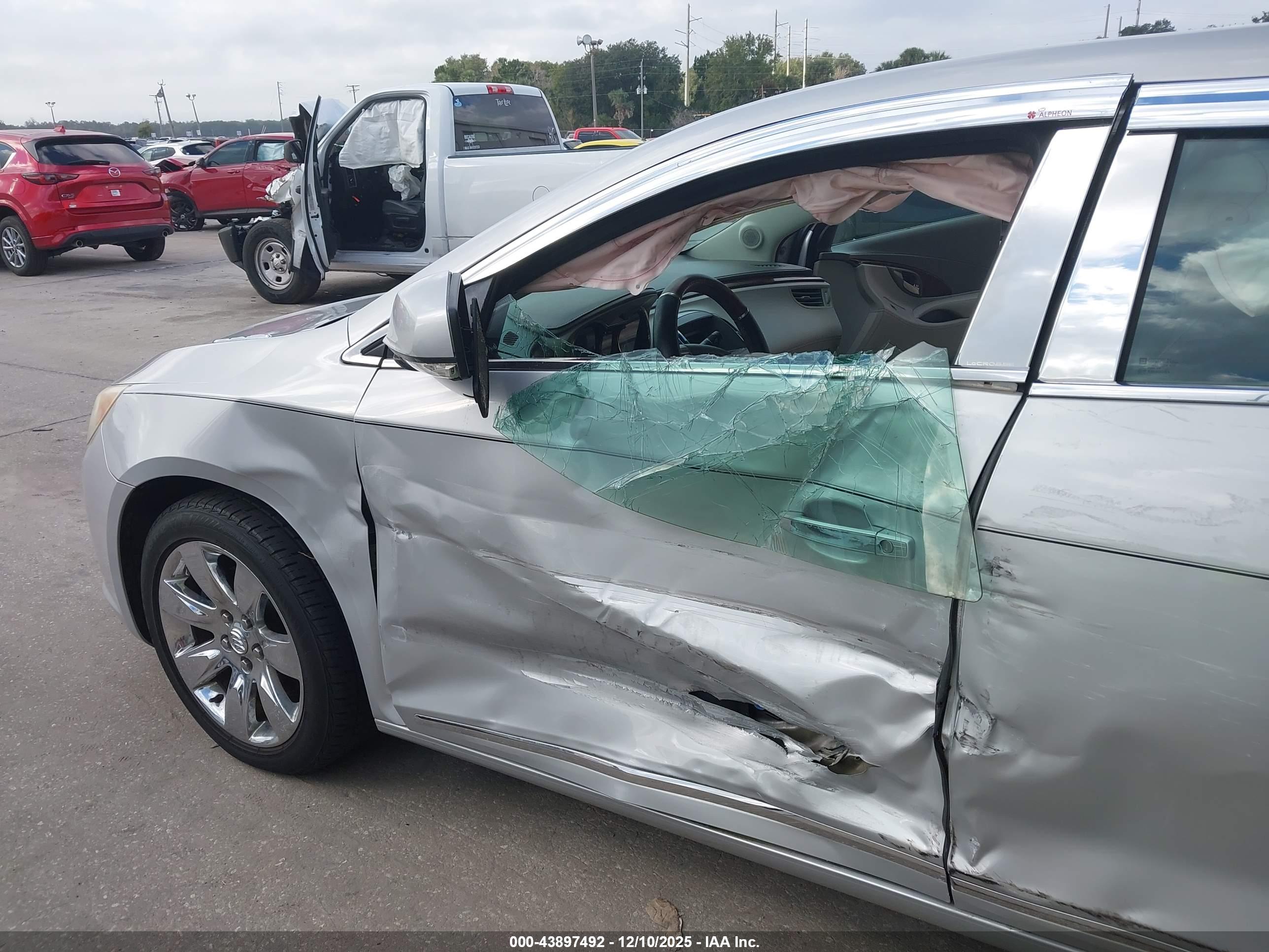 BUICK LACROSSE image 6