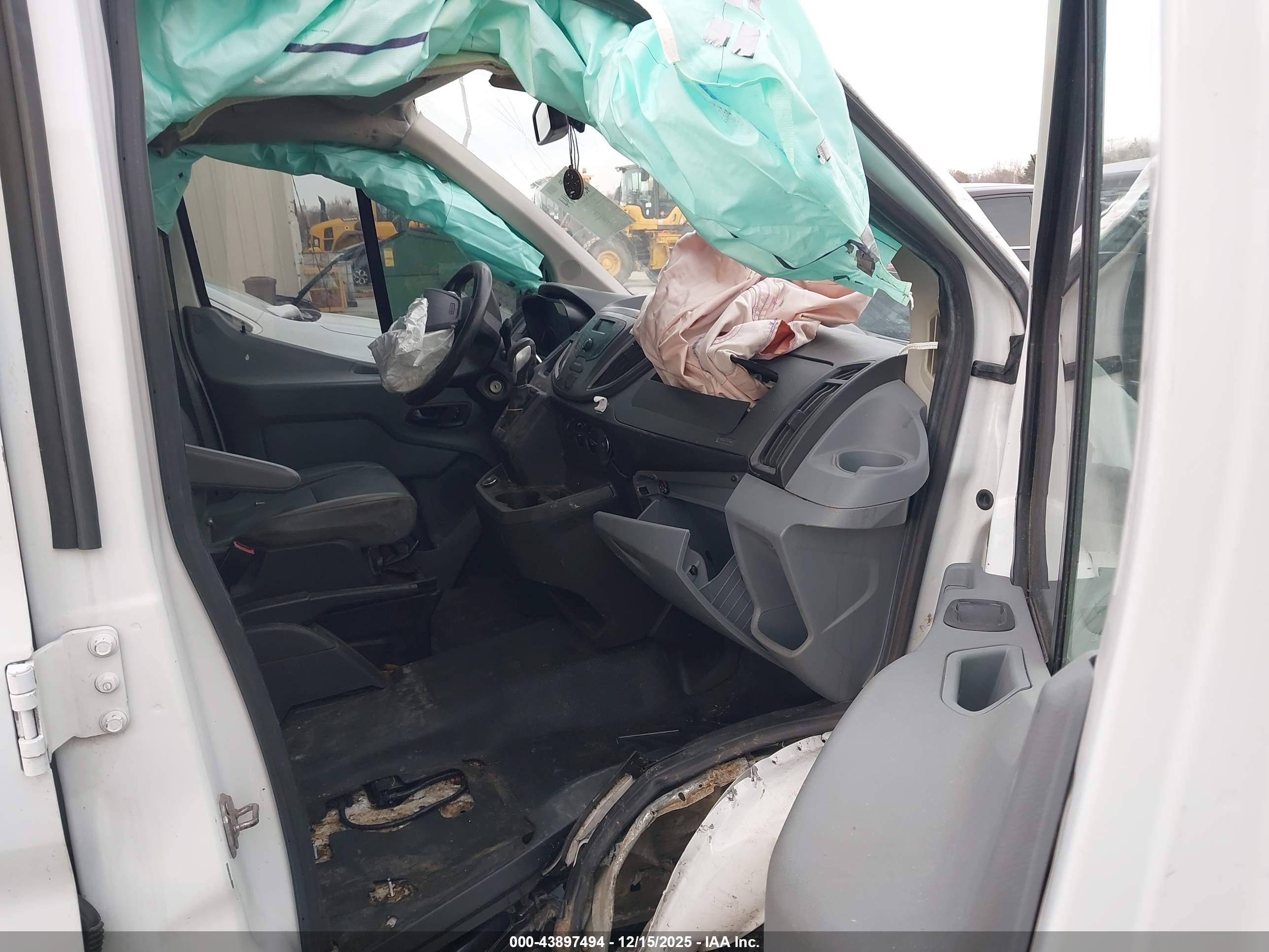 FORD TRANSIT-250 image 5