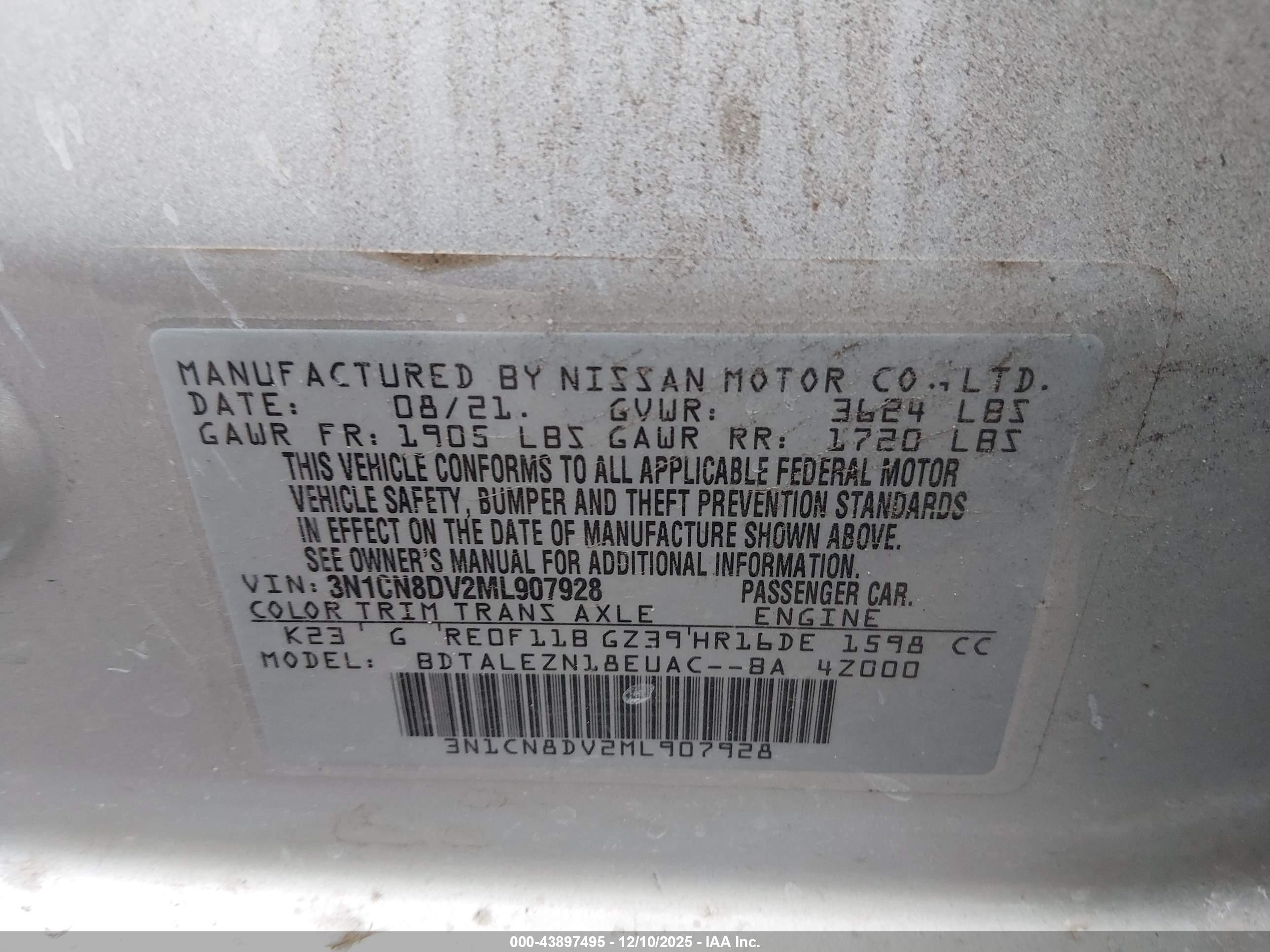 NISSAN VERSA image 9