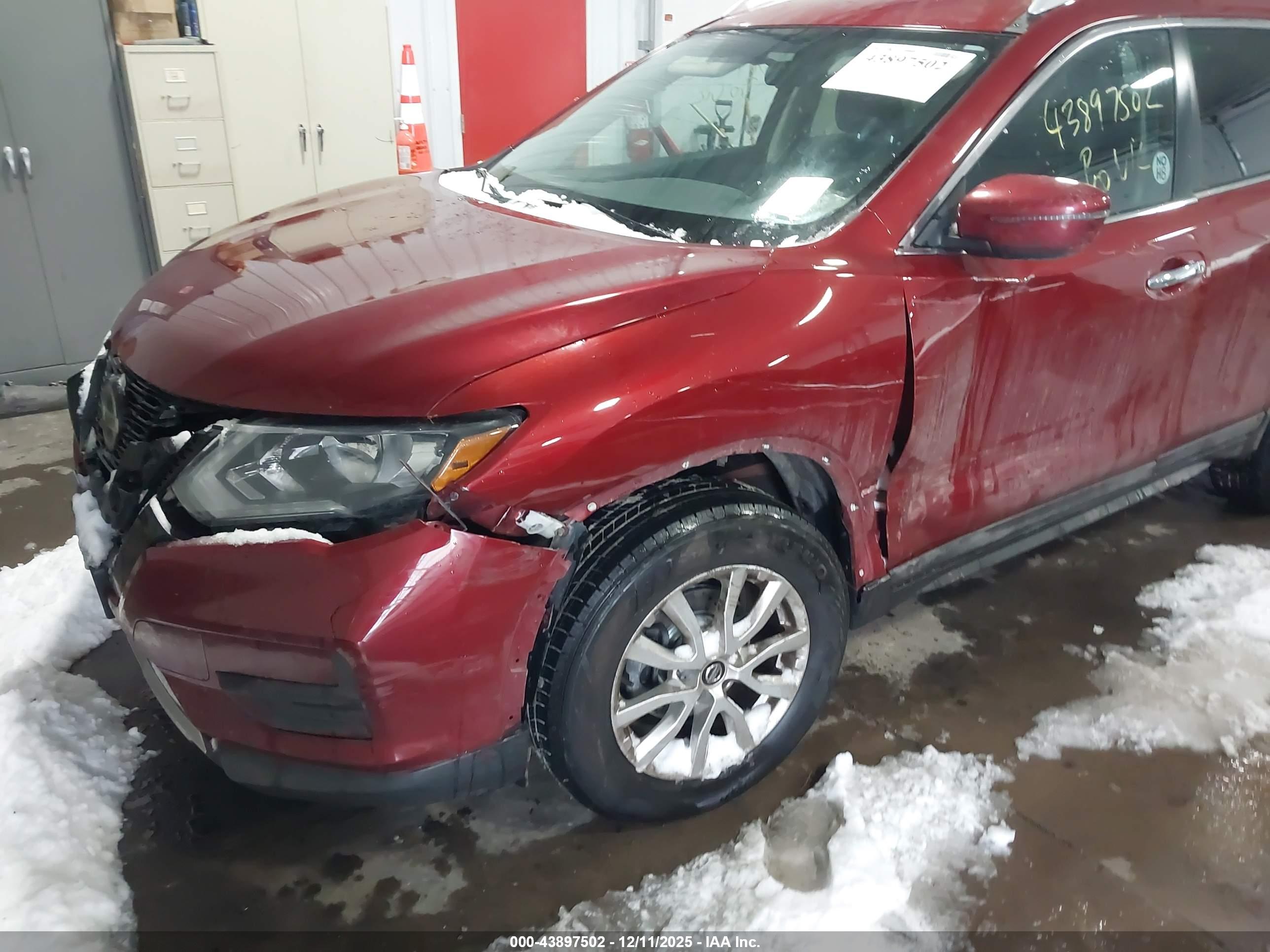 NISSAN ROGUE image 6