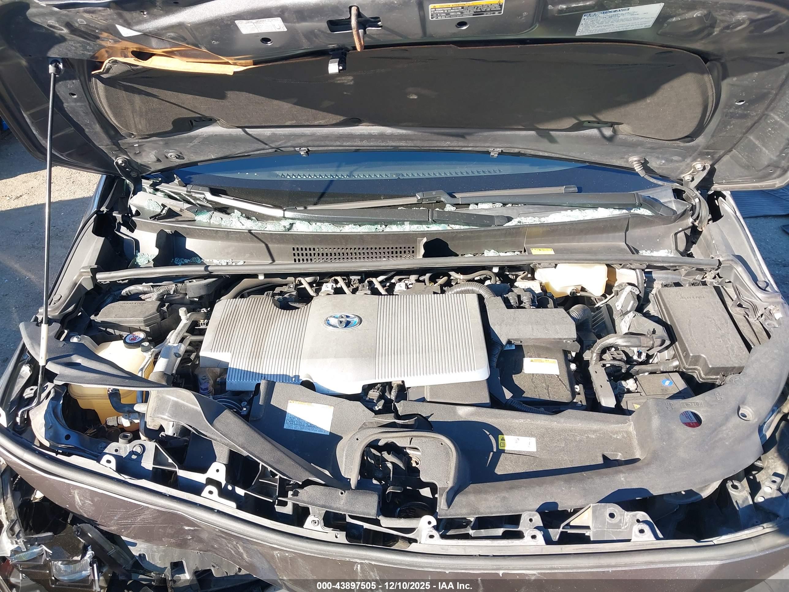 TOYOTA PRIUS image 10